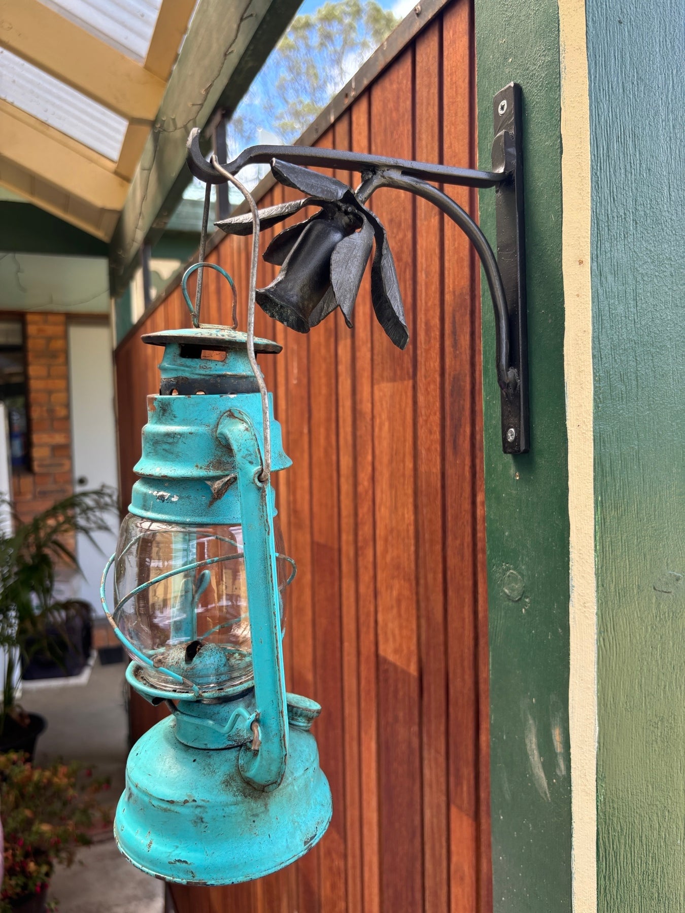 Daffodil Plant Hanger Hook BRacket