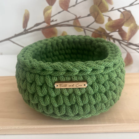 Small crochet basket - colour Fern