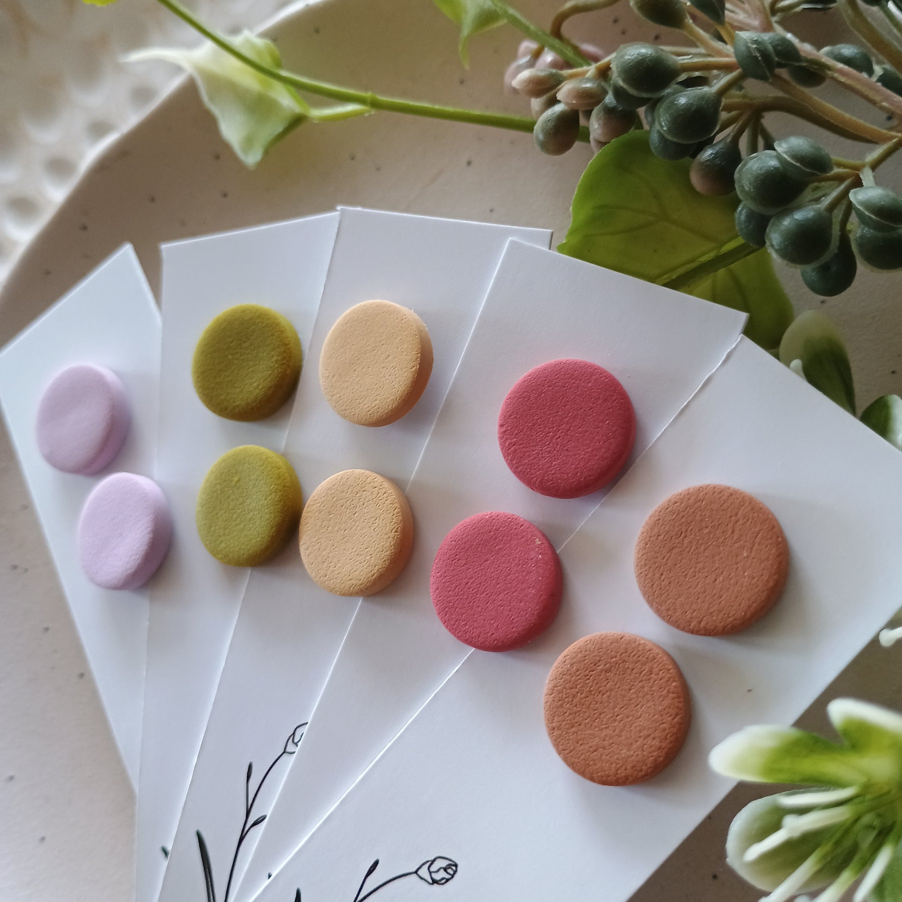 Everyday circle stud earrings