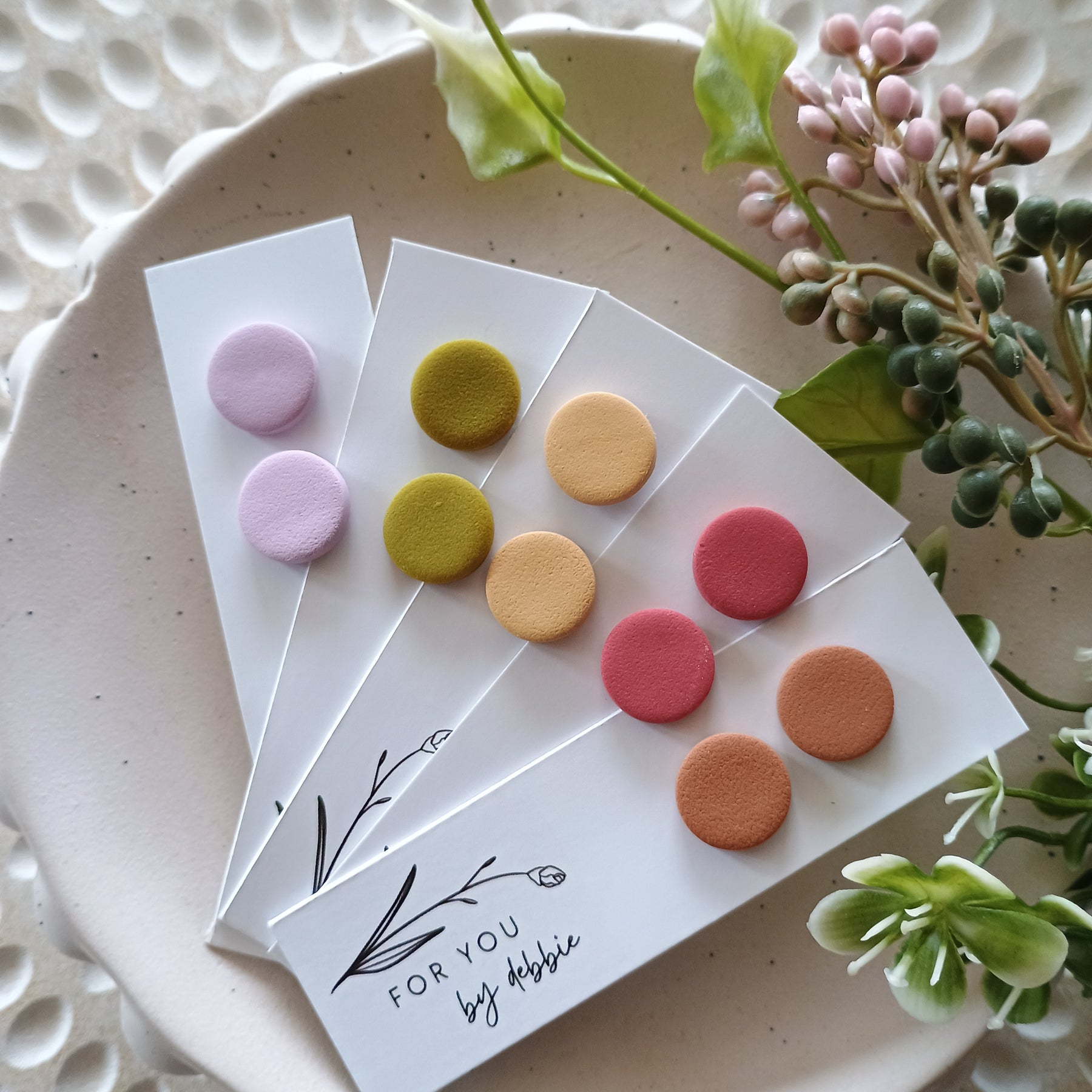 Everyday circle stud earrings