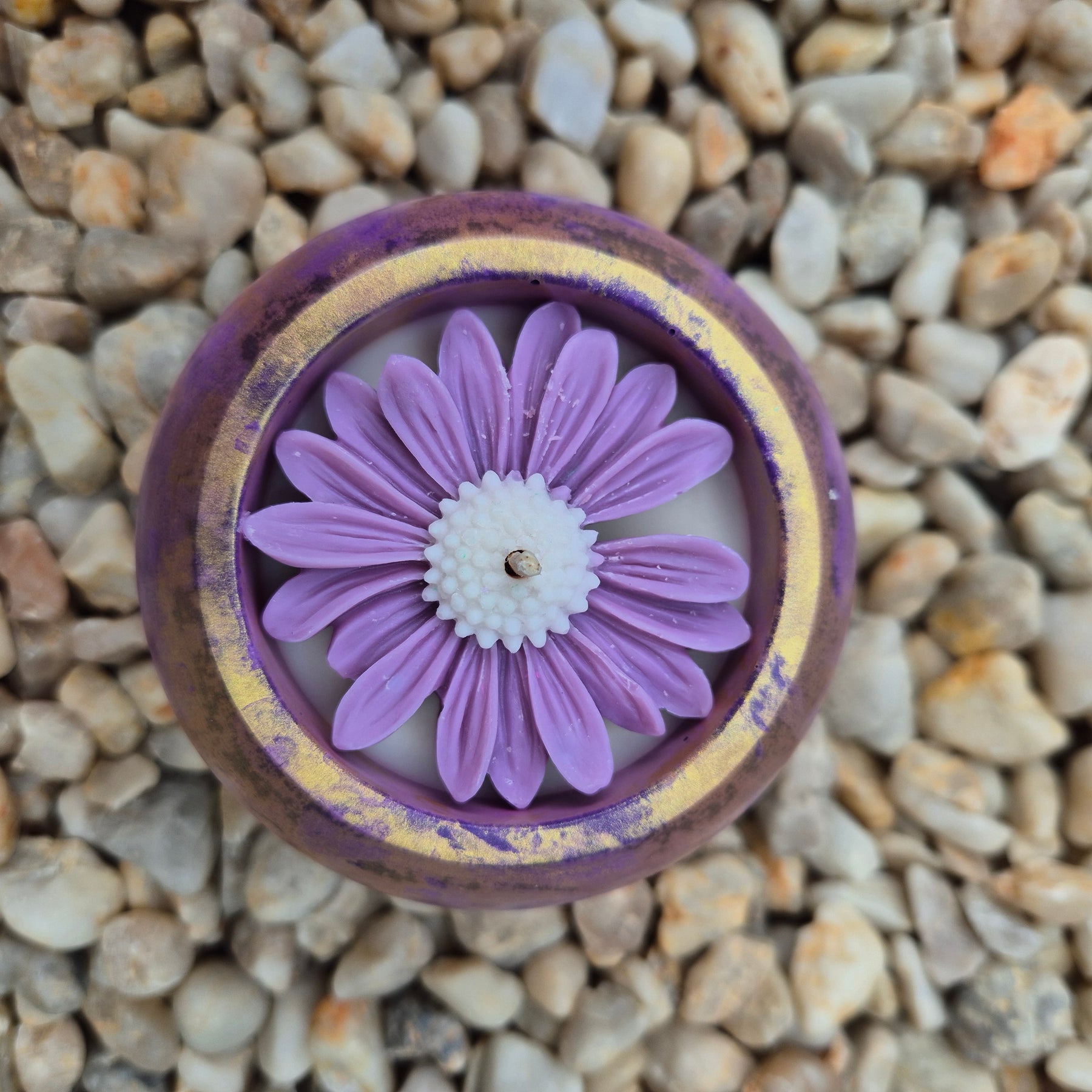 Concrete pot belly bowl candle with black raspberry fragrance