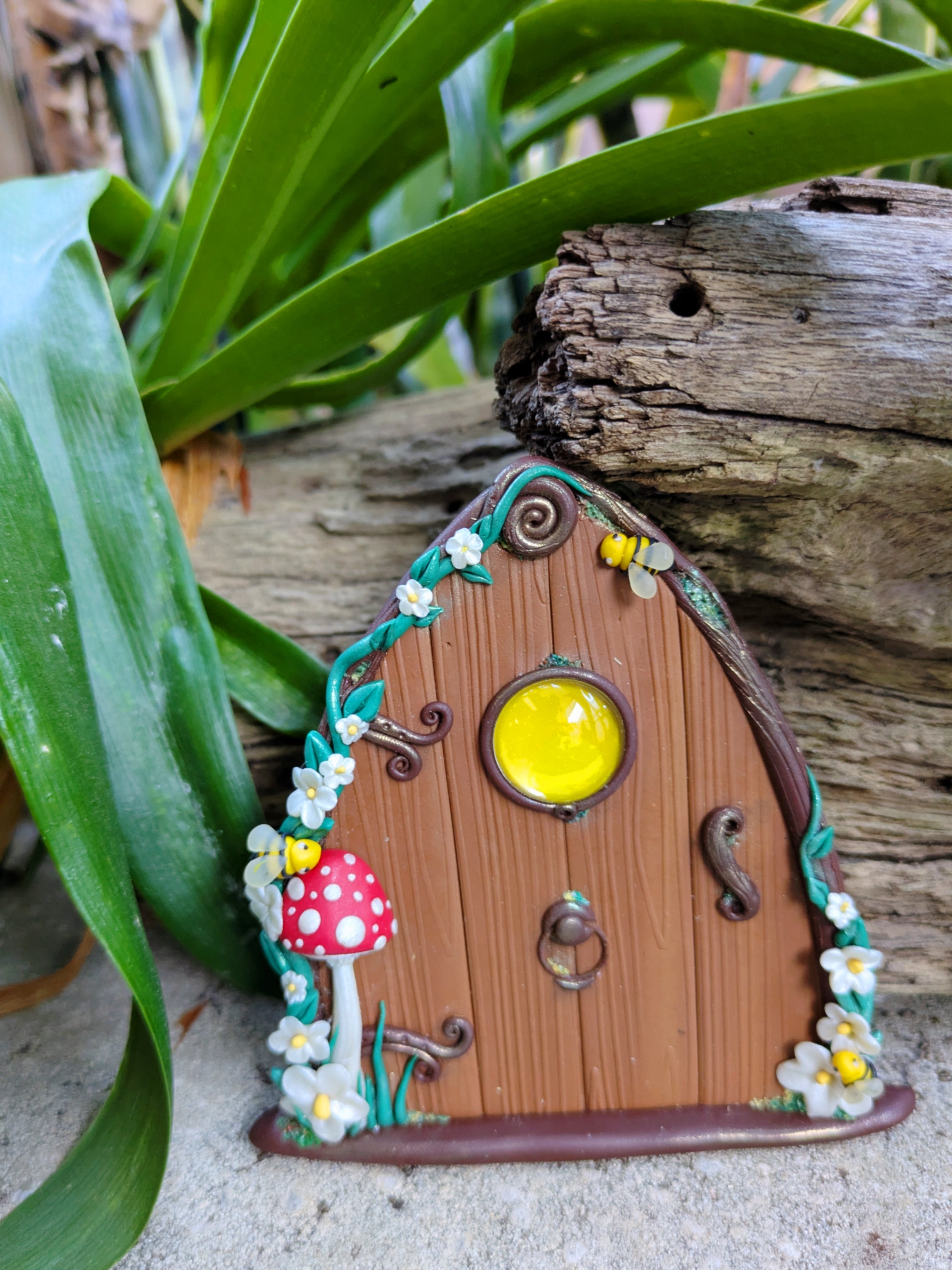 Bumblebee Fairy Door & Beehive Stalk Set