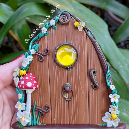 Bumblebee Fairy Door & Beehive Stalk Set