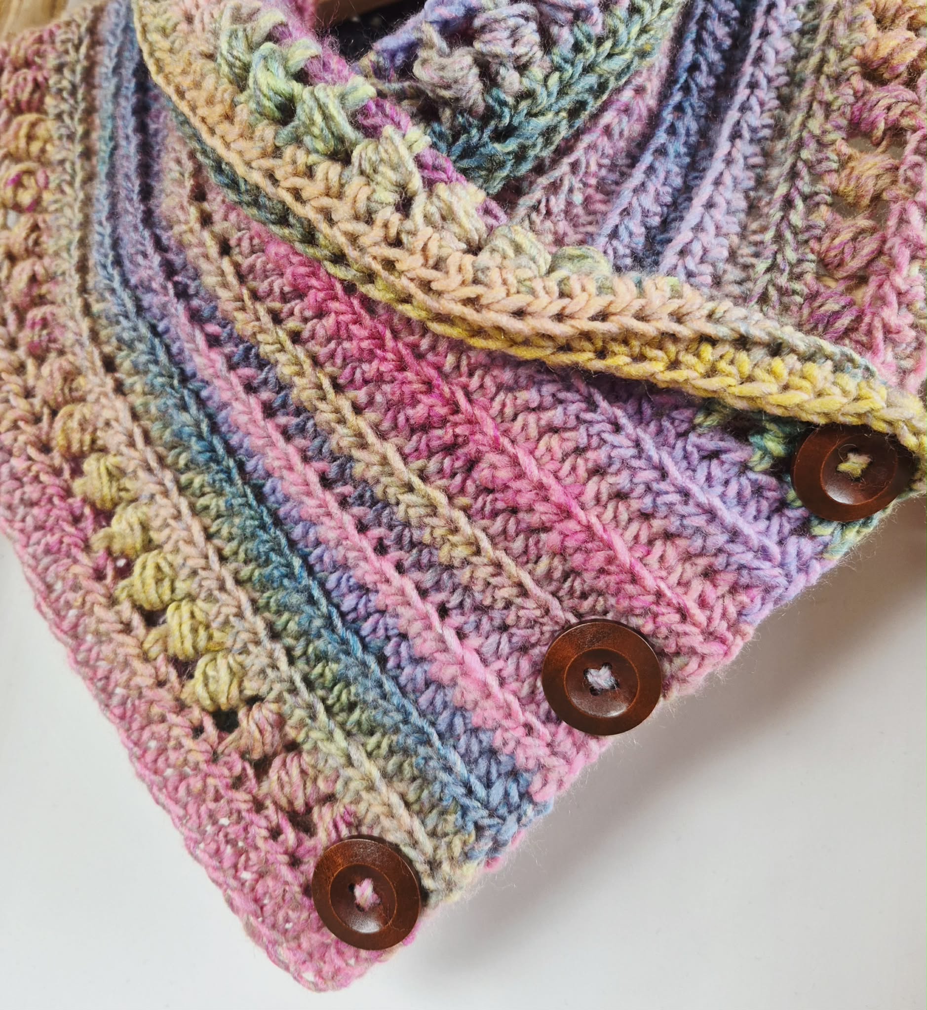 Ladies Neck warmer | Cowl | Scarf | Rainbow | Adult | Vintage | Crochet | Buttoned
