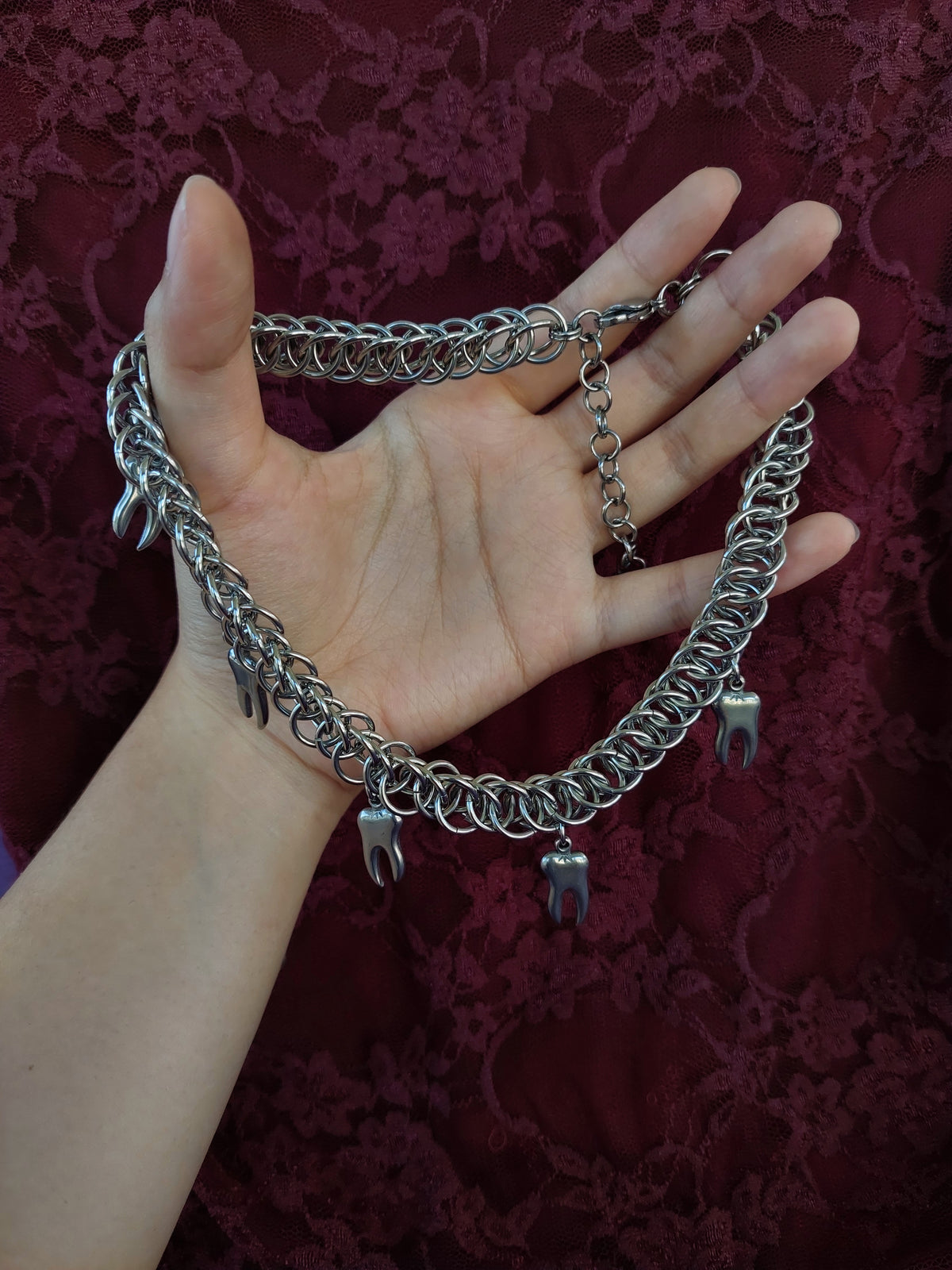 Chainmaille toothy necklace