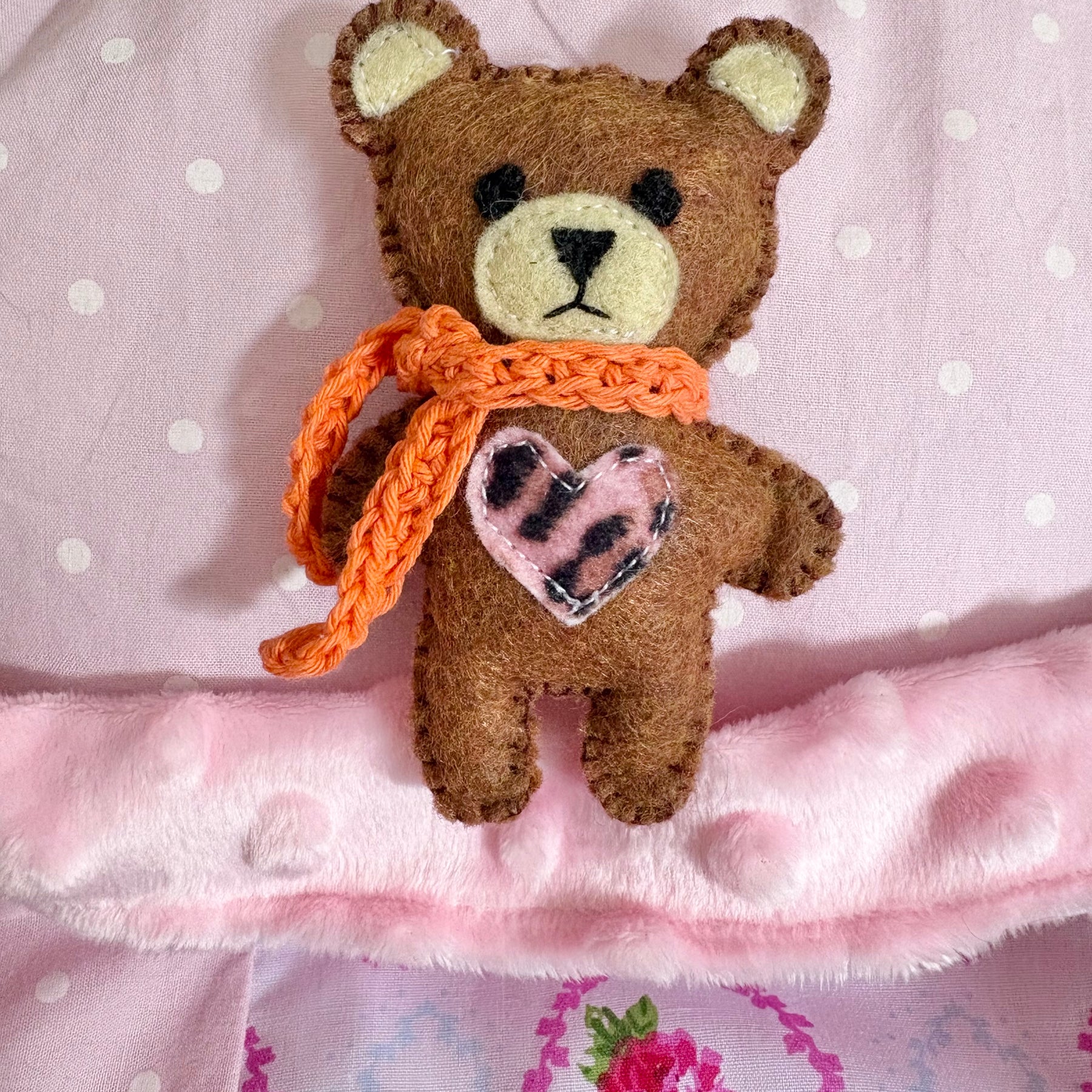 Handmade Felt Teddy Teddy Bear with Crochet Scarf – Mini 10cm Plush Toy – Pocket Bear Gift – Cute Handmade Keepsake