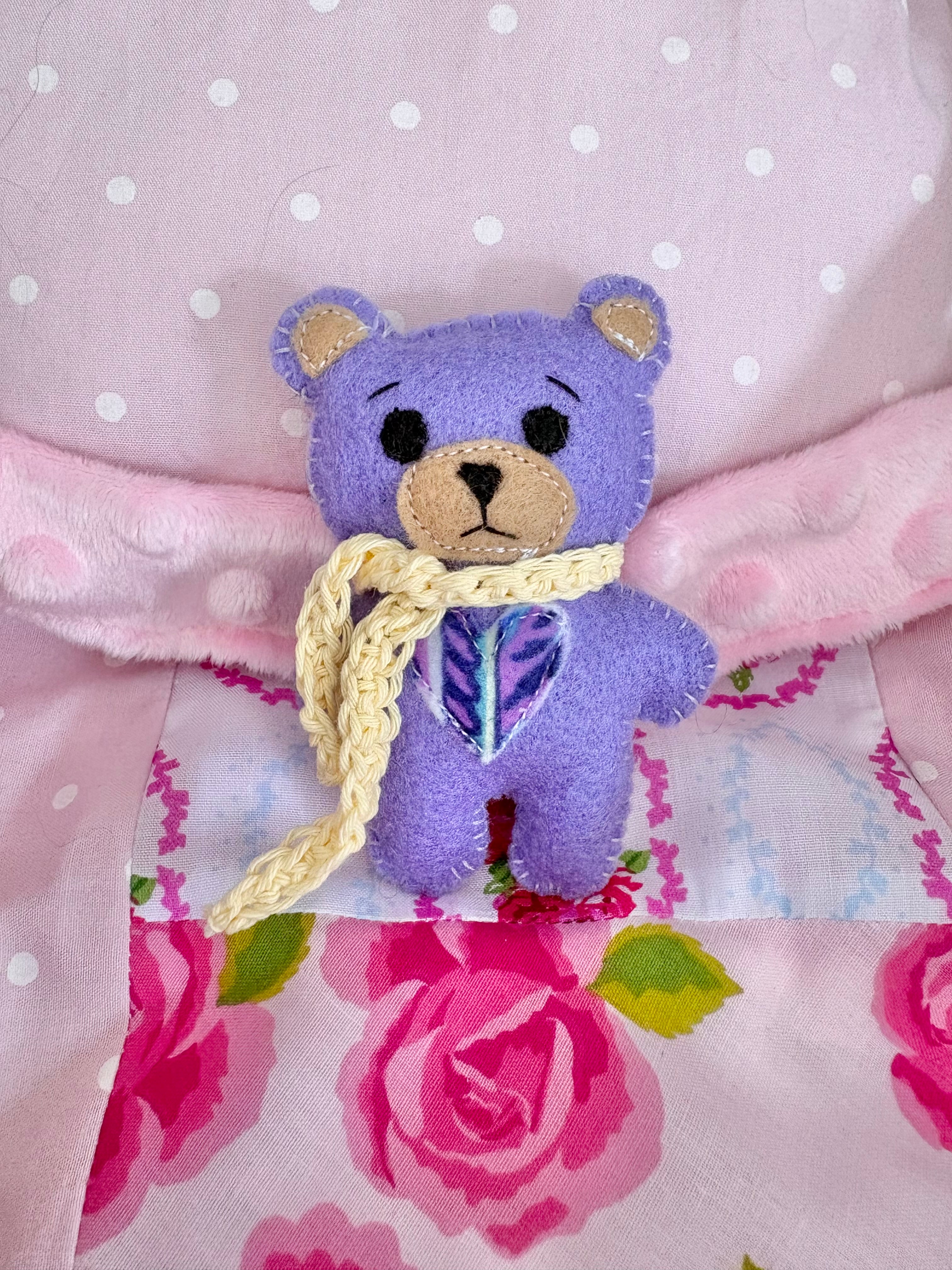 Handmade Felt Teddy Teddy Bear with Crochet Scarf – Mini 10cm Plush Toy – Pocket Bear Gift – Cute Handmade Keepsake