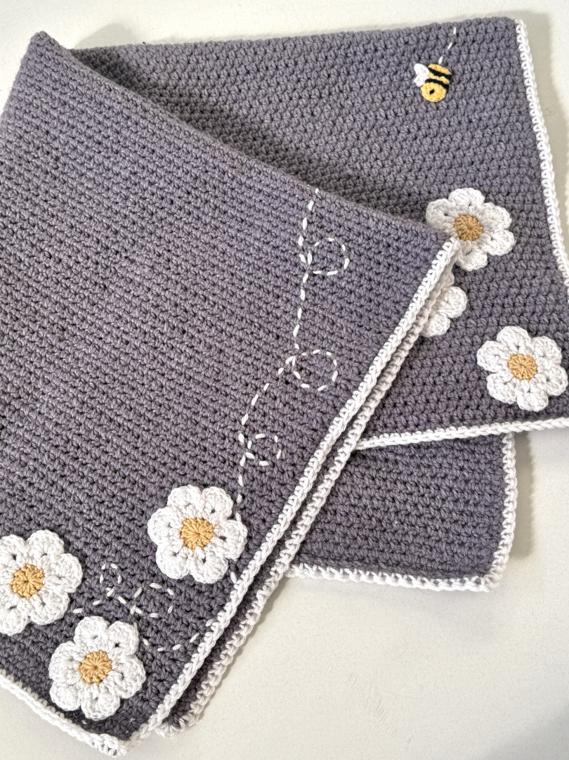 Daisies and Bees Blanket