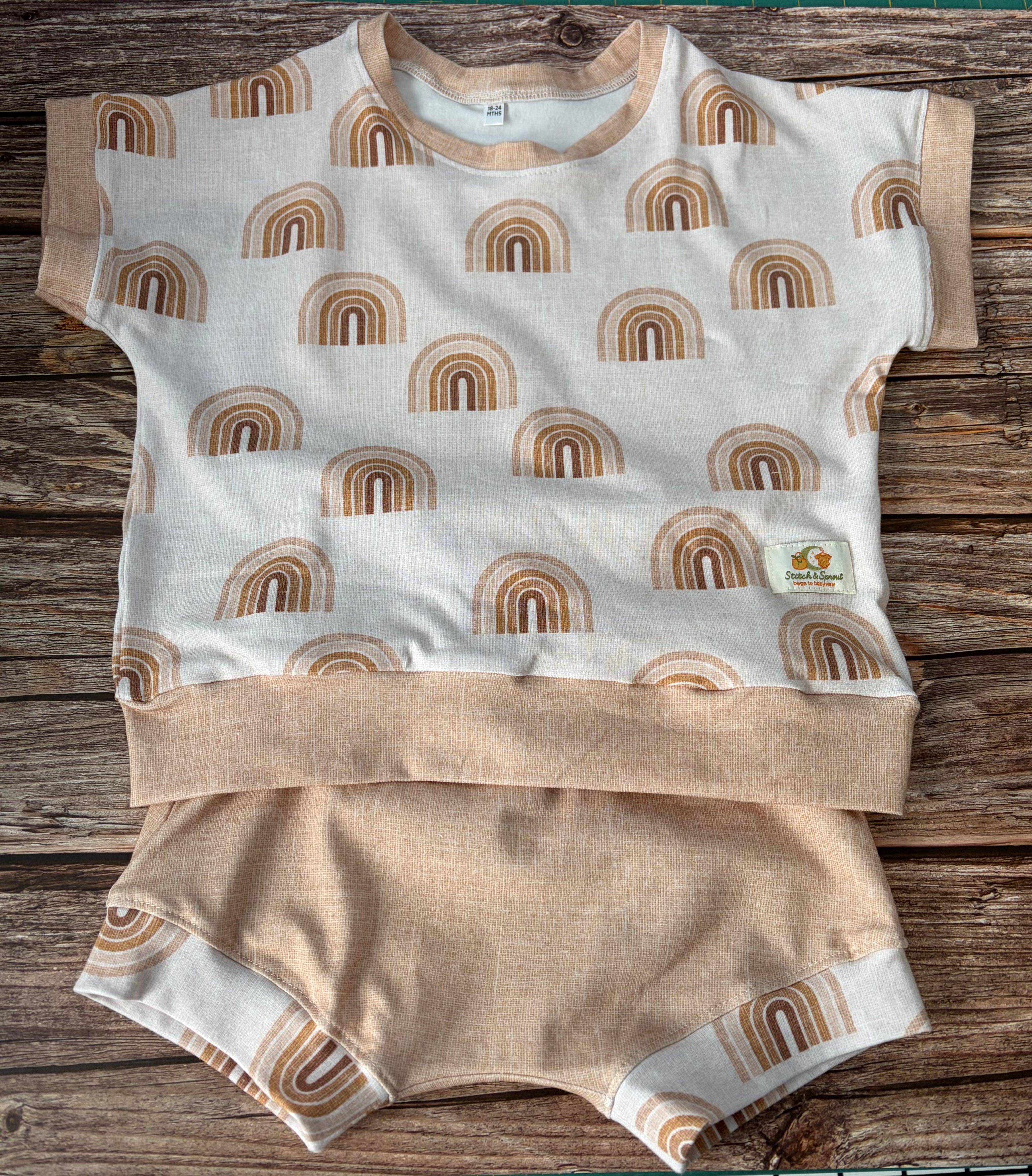 MOCHA RAINBOWS LOUNGE SET