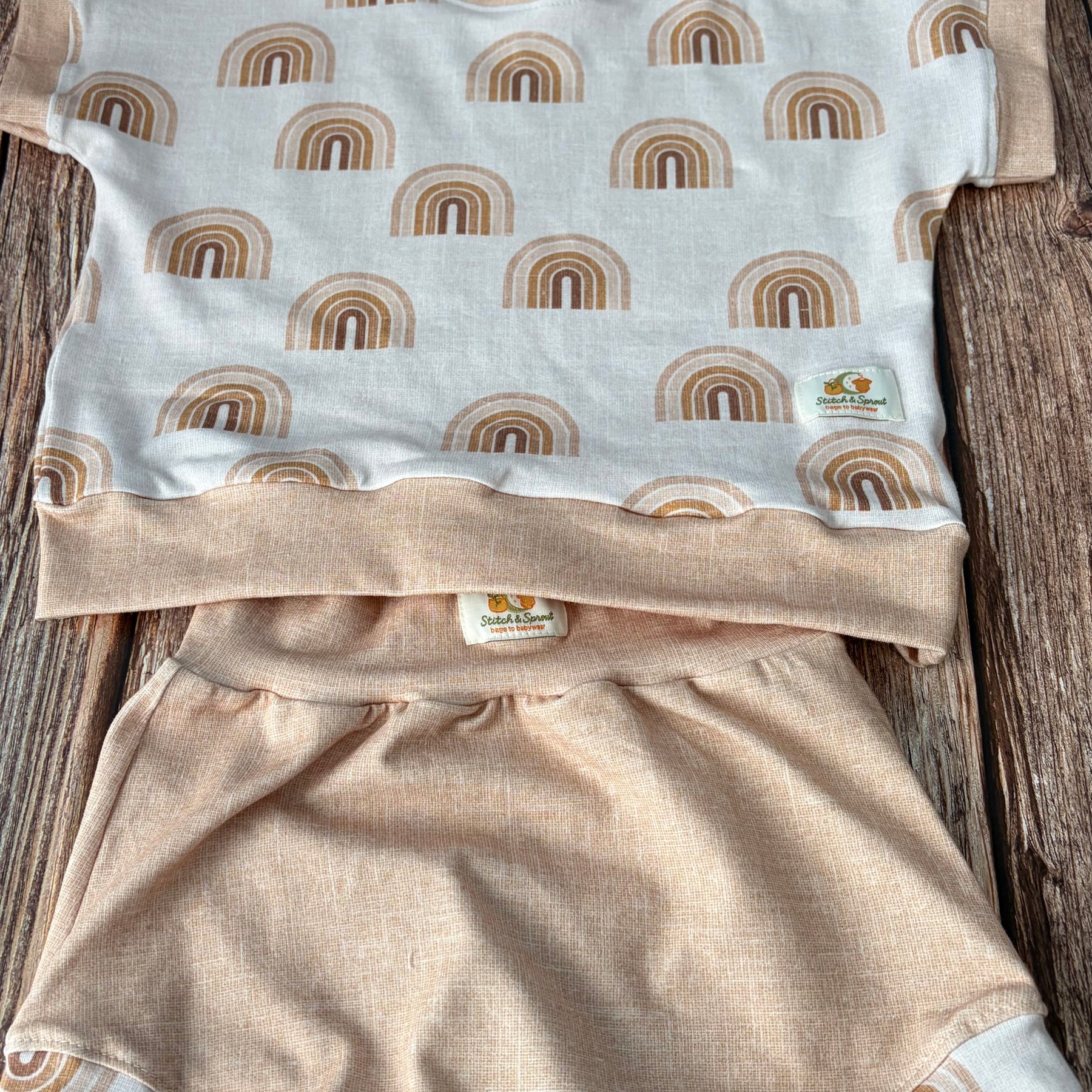 MOCHA RAINBOWS LOUNGE SET