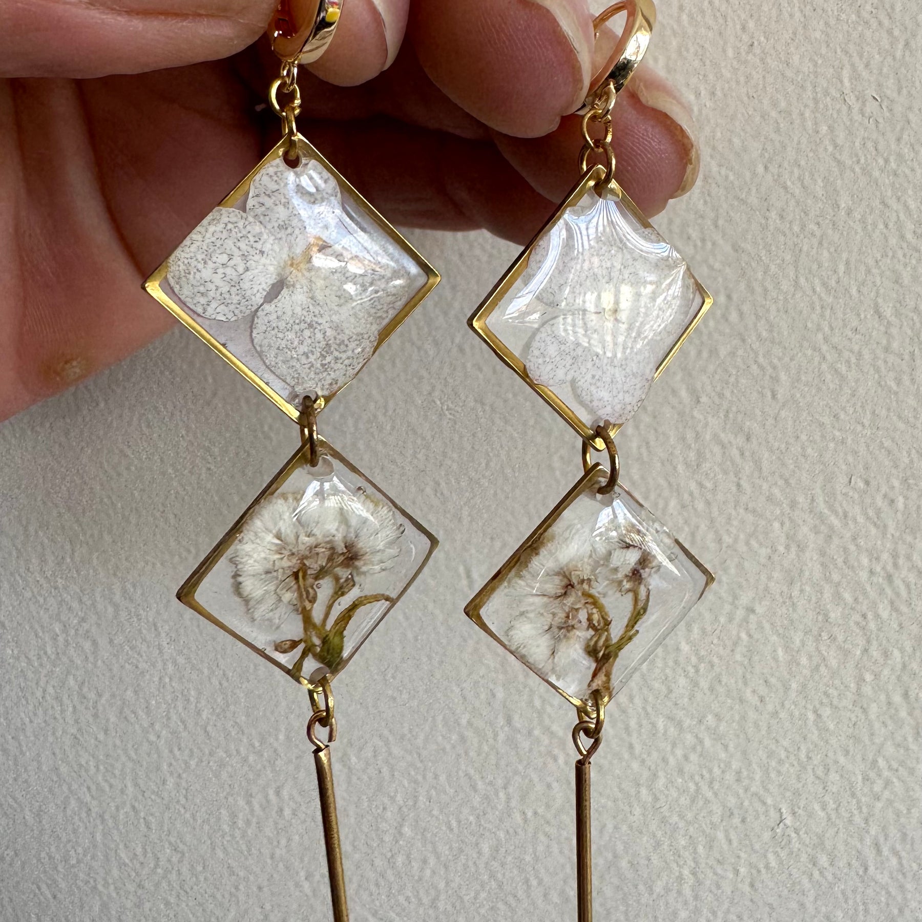 Floral double rhombus resin earrings