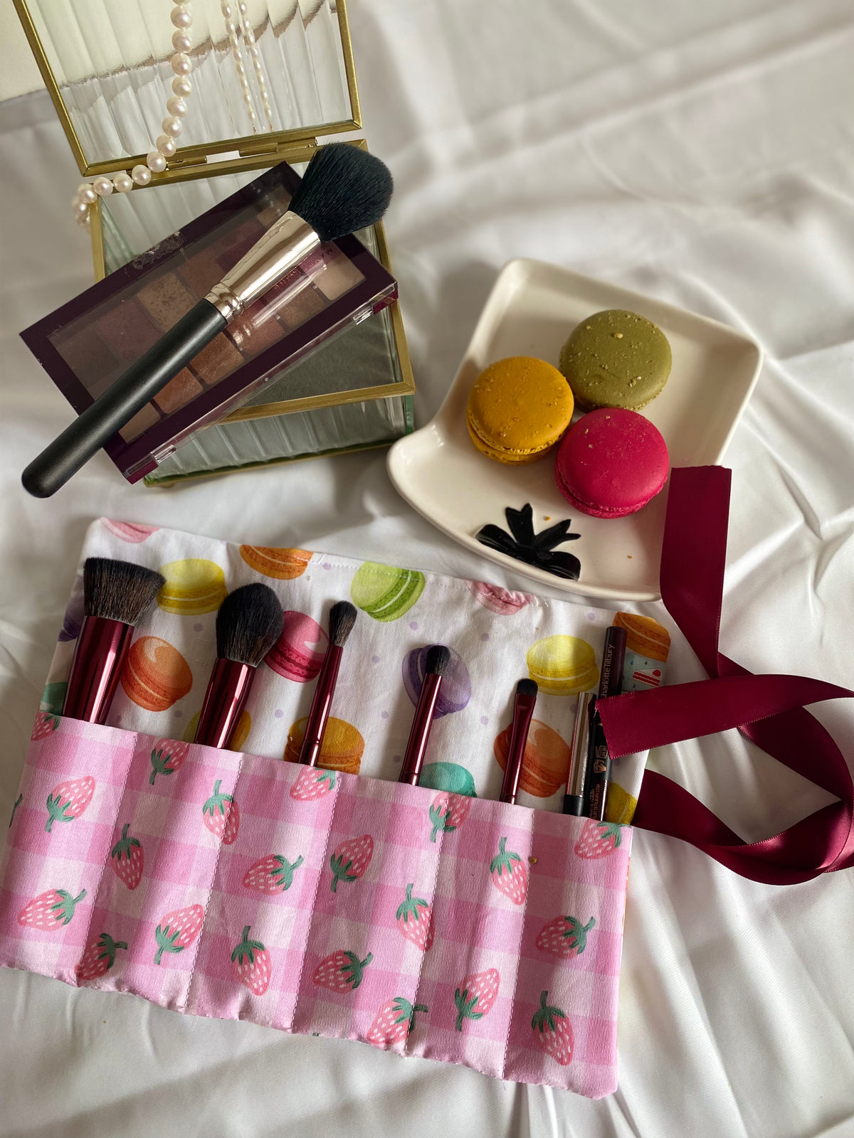 🍓 Foodie-Inspired Makeup Brush Roll & Reusable Makeup Pad Set