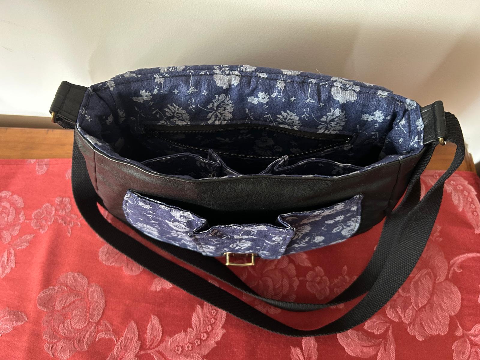 Sweetheart Crossbody Handbag