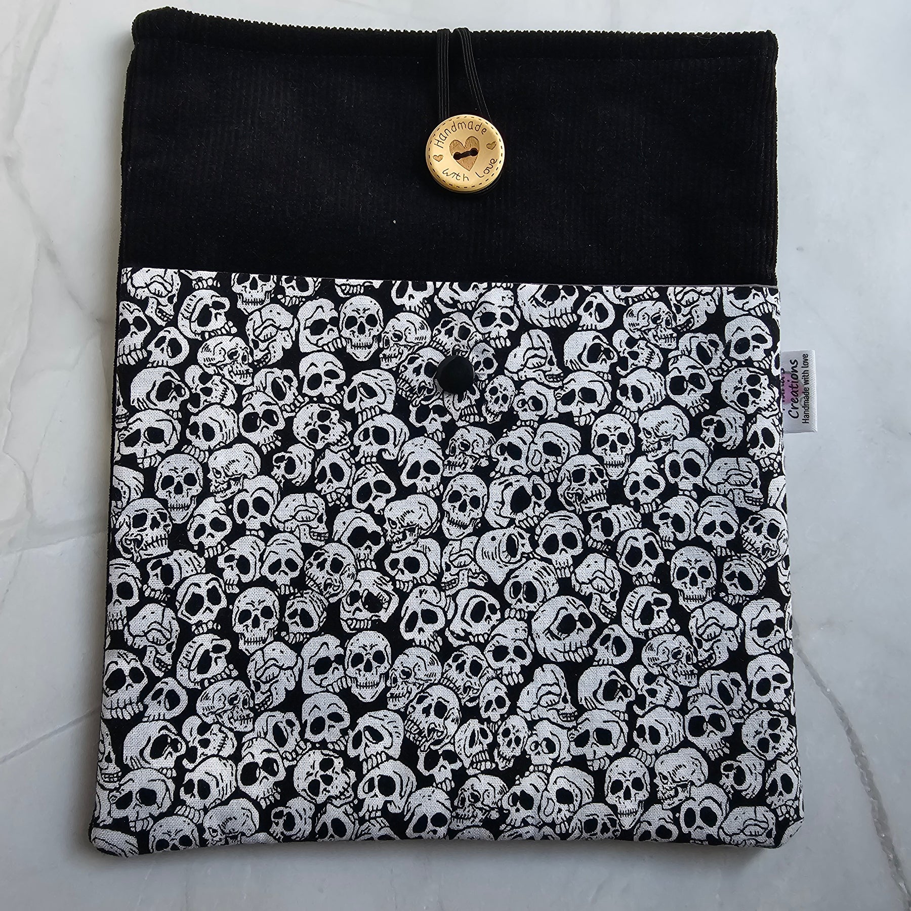 I-Pad/Book Sleeves - Skulls