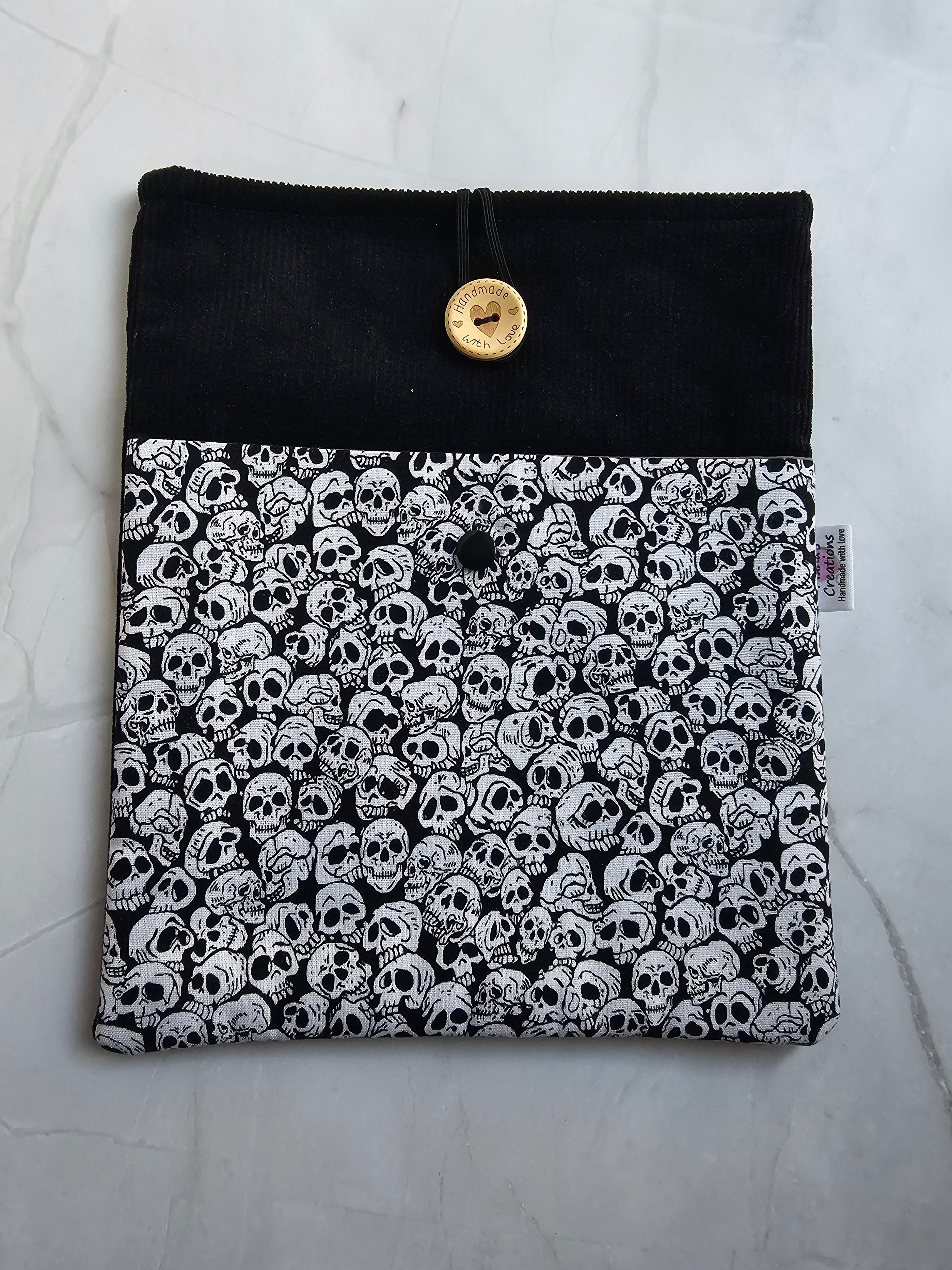 I-Pad/Book Sleeves - Skulls