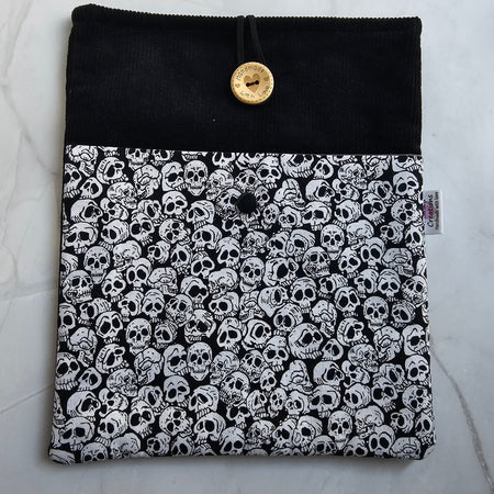 I-Pad/Book Sleeves - Skulls