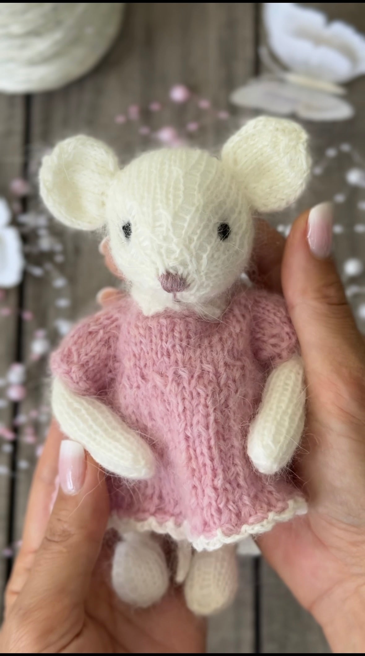 White Knitted Mouse in the Pink Dress with Red Heart