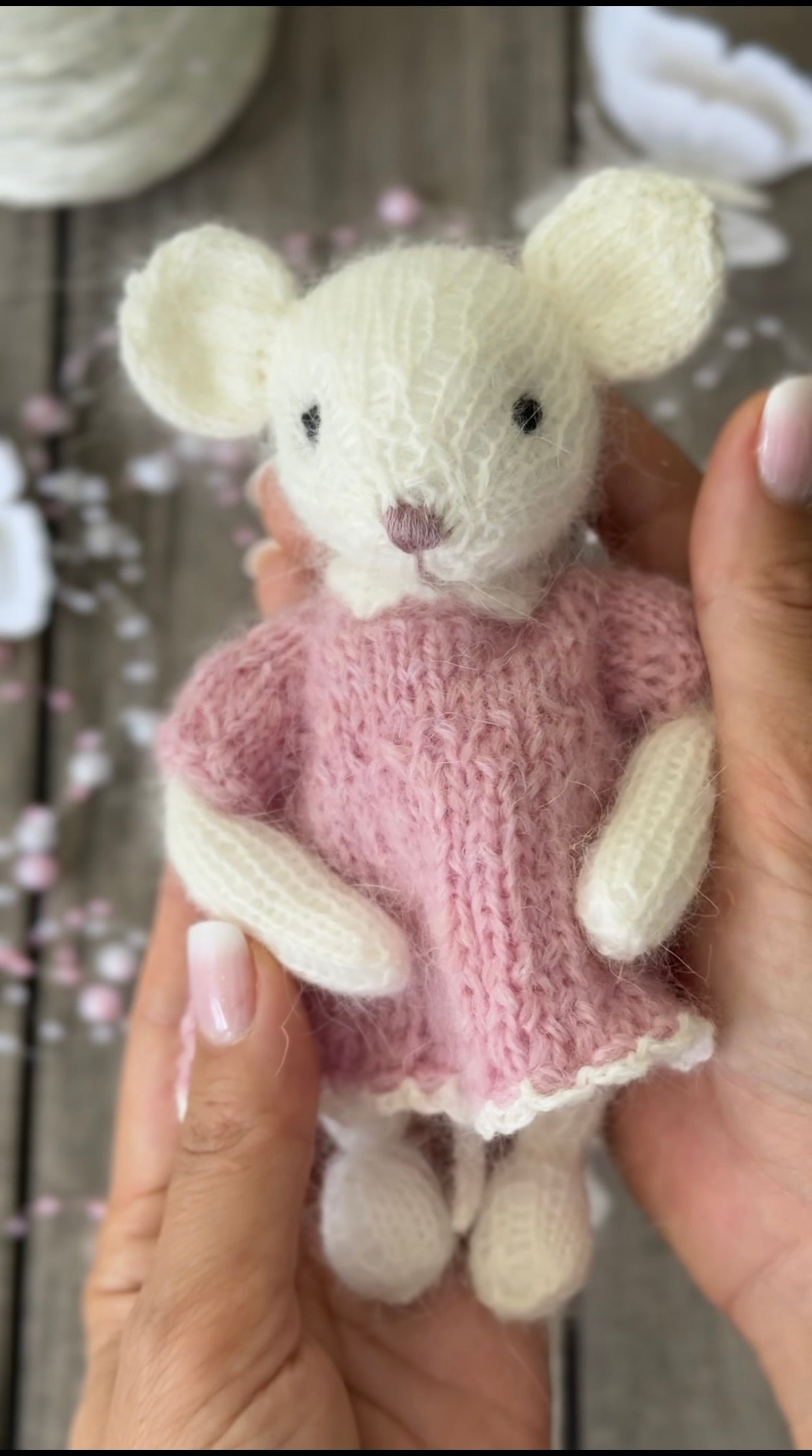 White Knitted Mouse in the Pink Dress with Red Heart