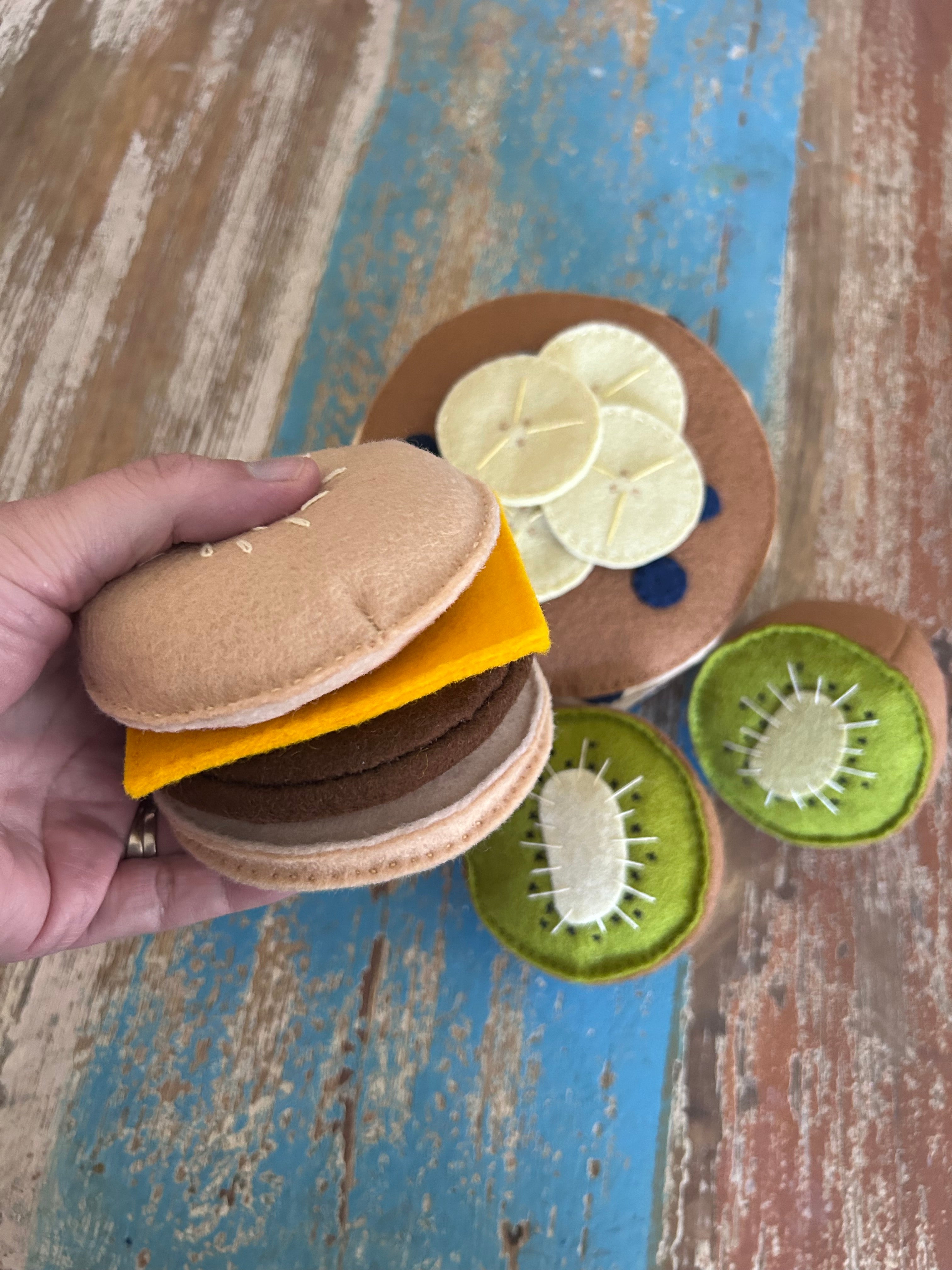Felt cheeseburger, play kitchen