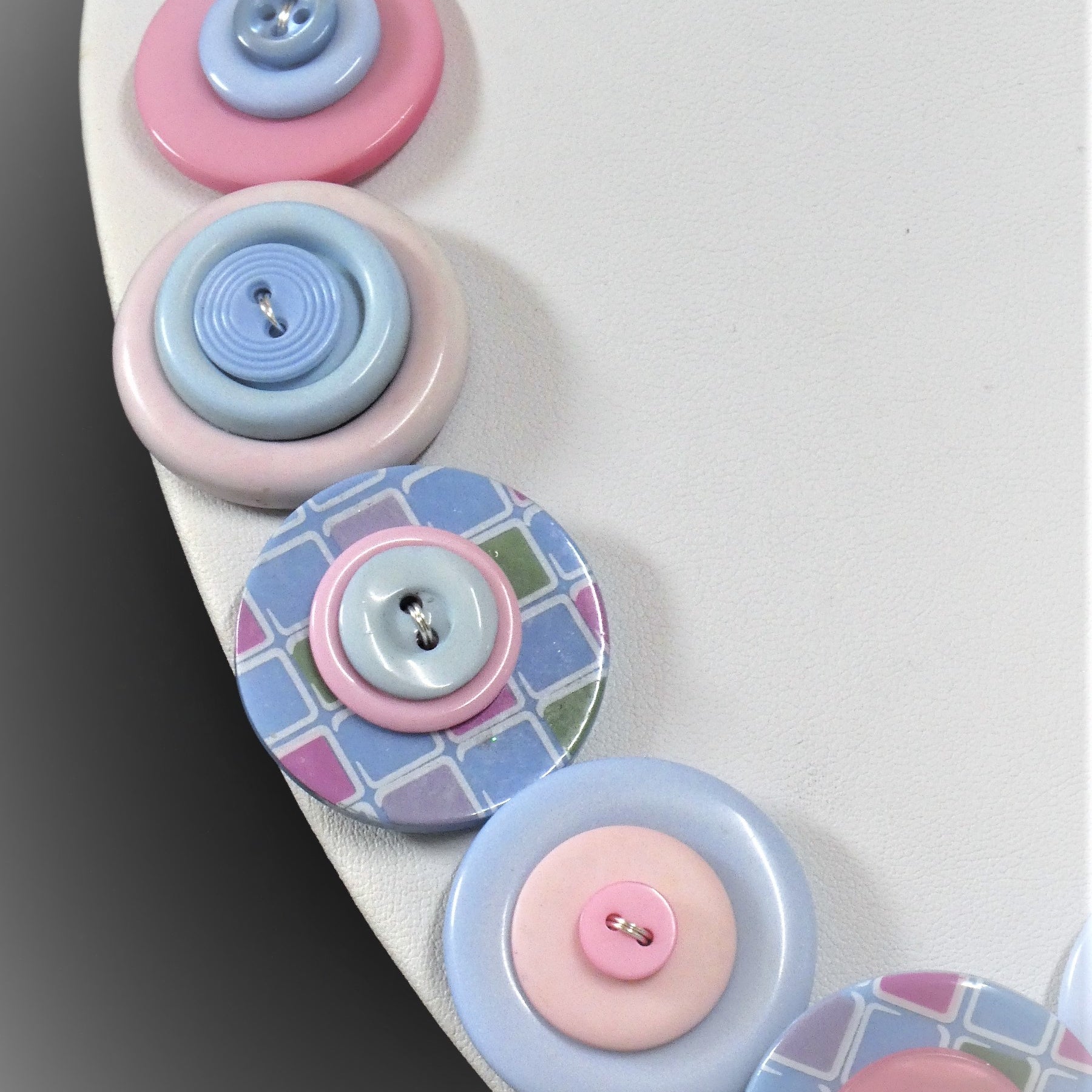 Button necklace - Blue Belle