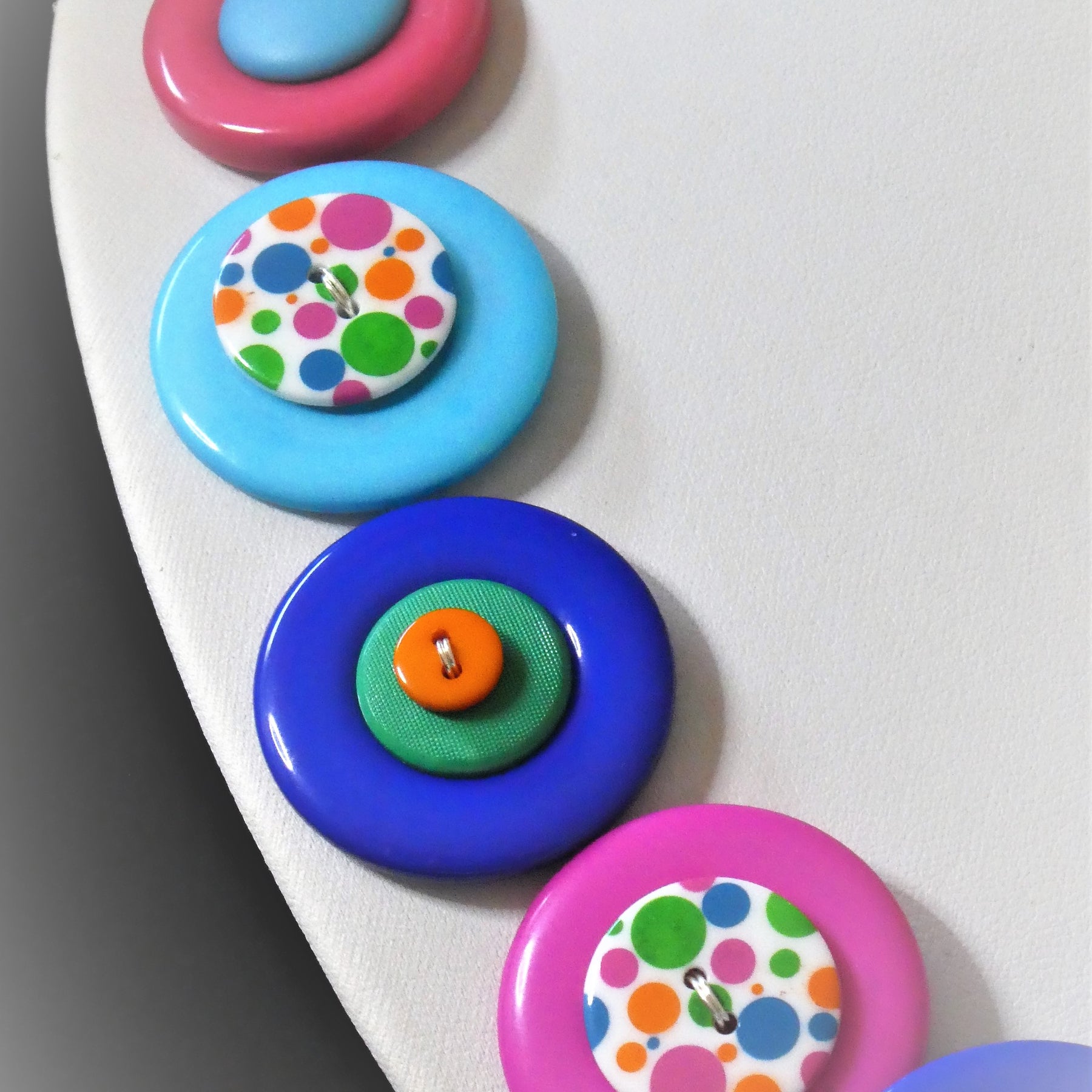 Colourful button necklace - Bubblegum