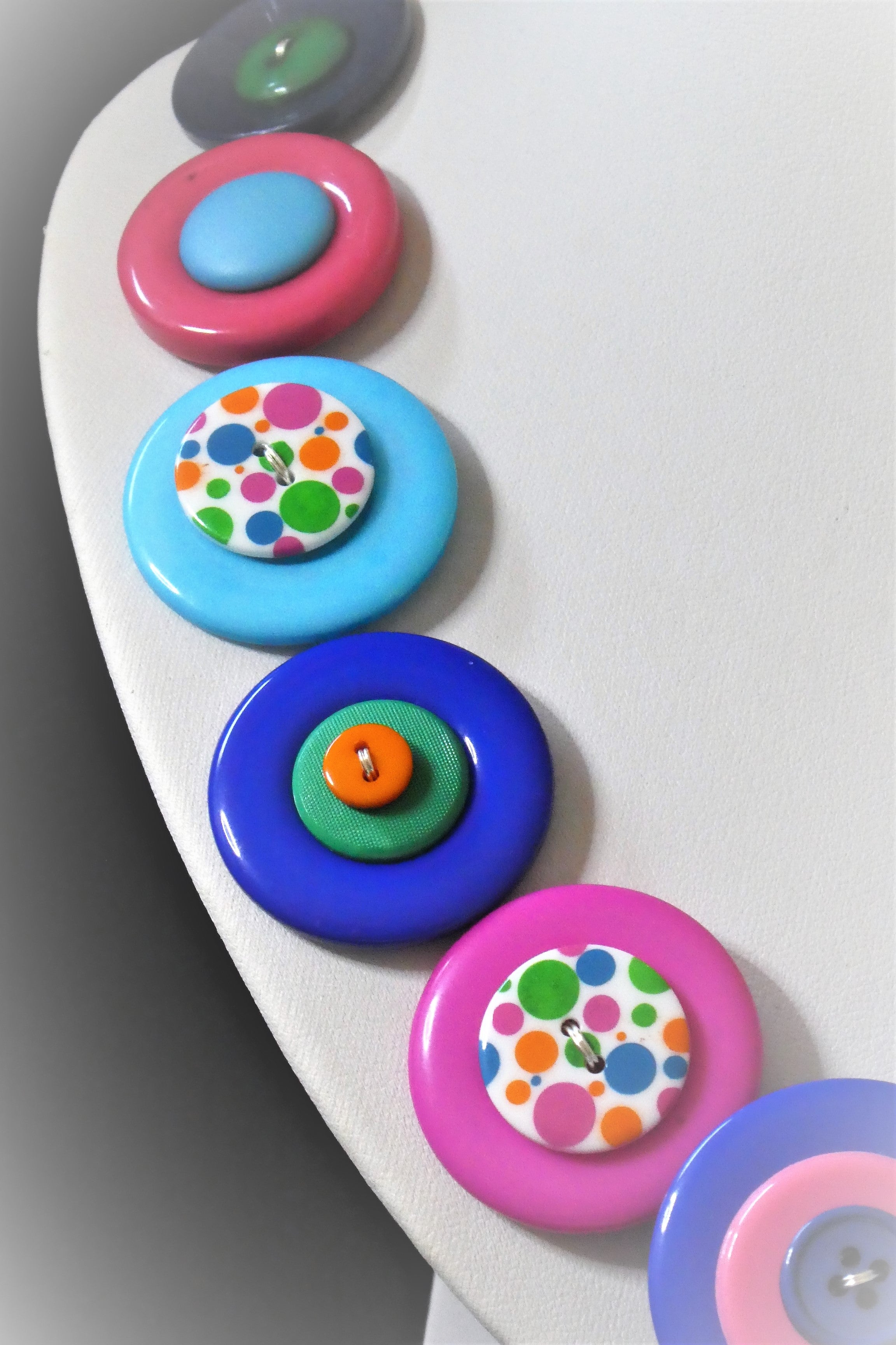 Colourful button necklace - Bubblegum