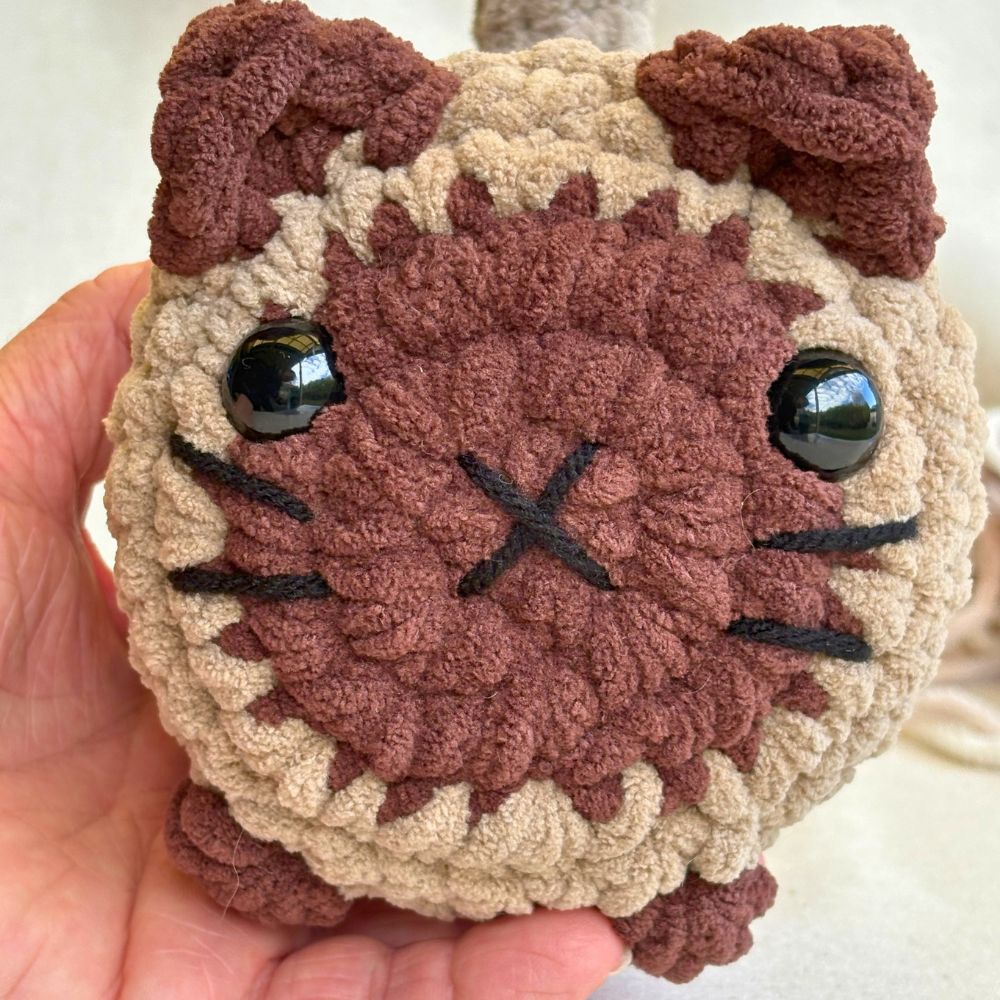 'SIMI' Crochet Loaf Cat - Brown Two-Tone