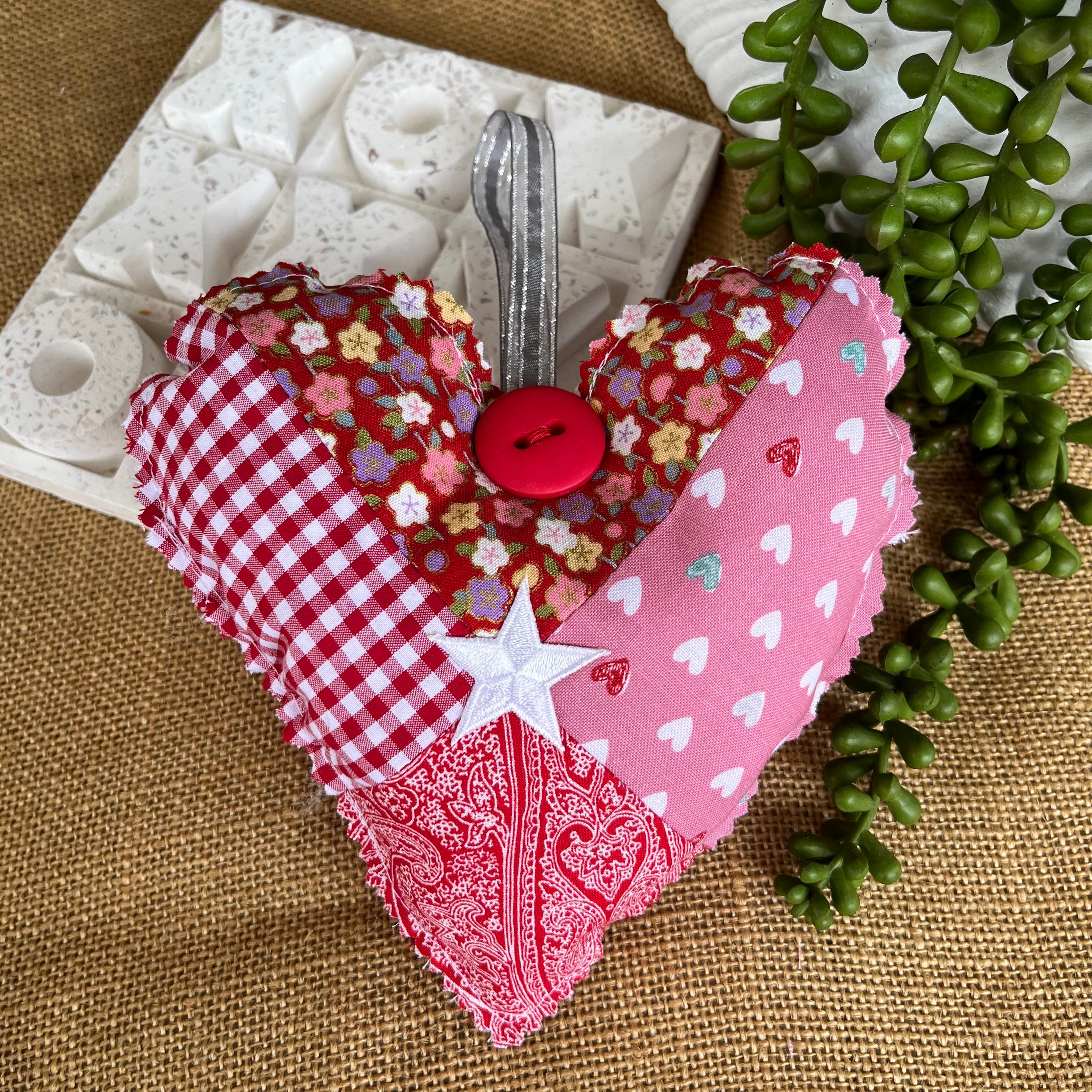 Handmade hearts | shades of red | vintage look