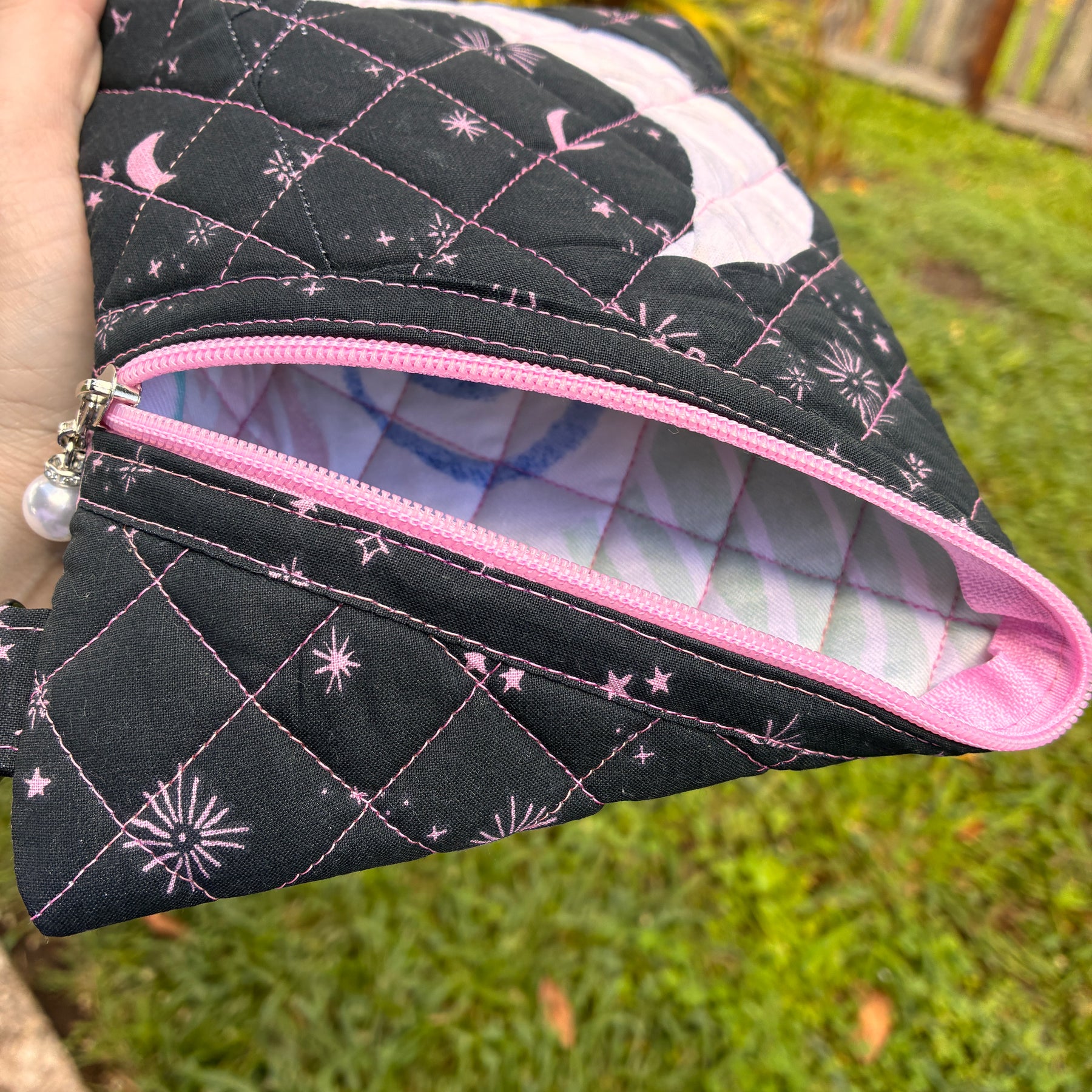 The Moon eReader Bag (Black & pink)