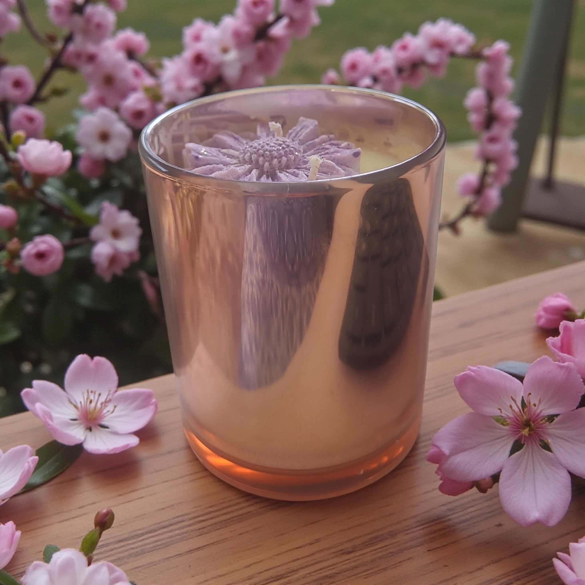 Scented Soy Daisy Candle 300 Grams