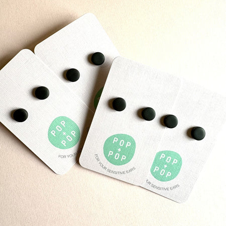 Earrings Studs round black 10mm