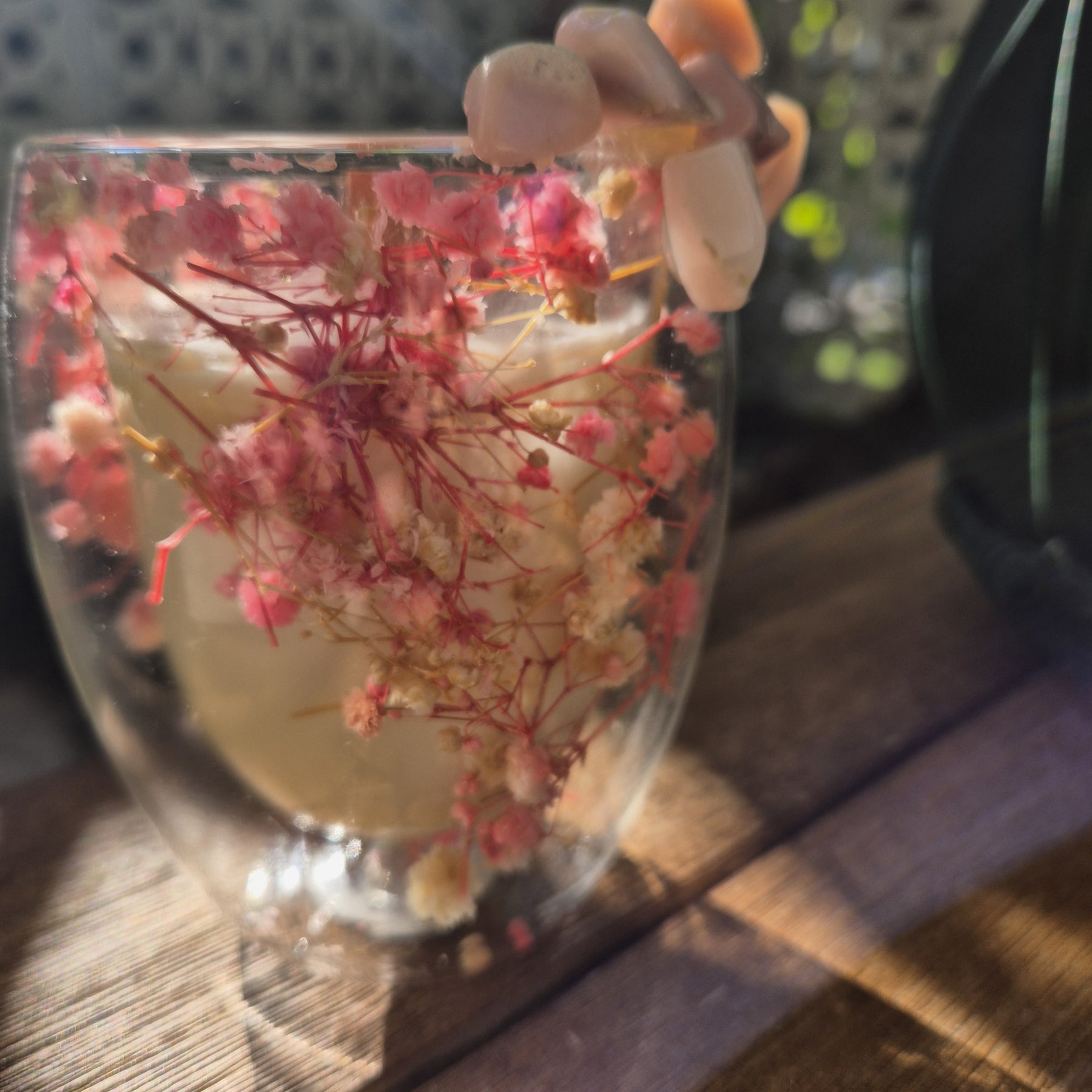 Pink baby's breath glass jar candle with pink opal