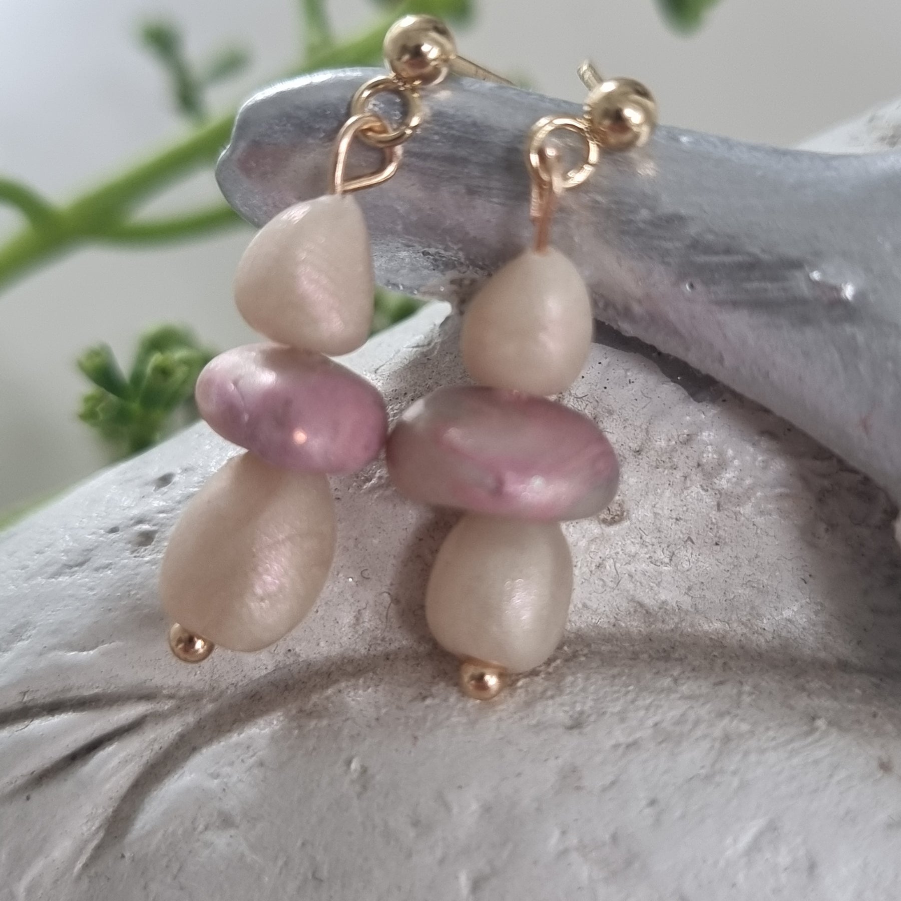 Simple Harmony Dangles