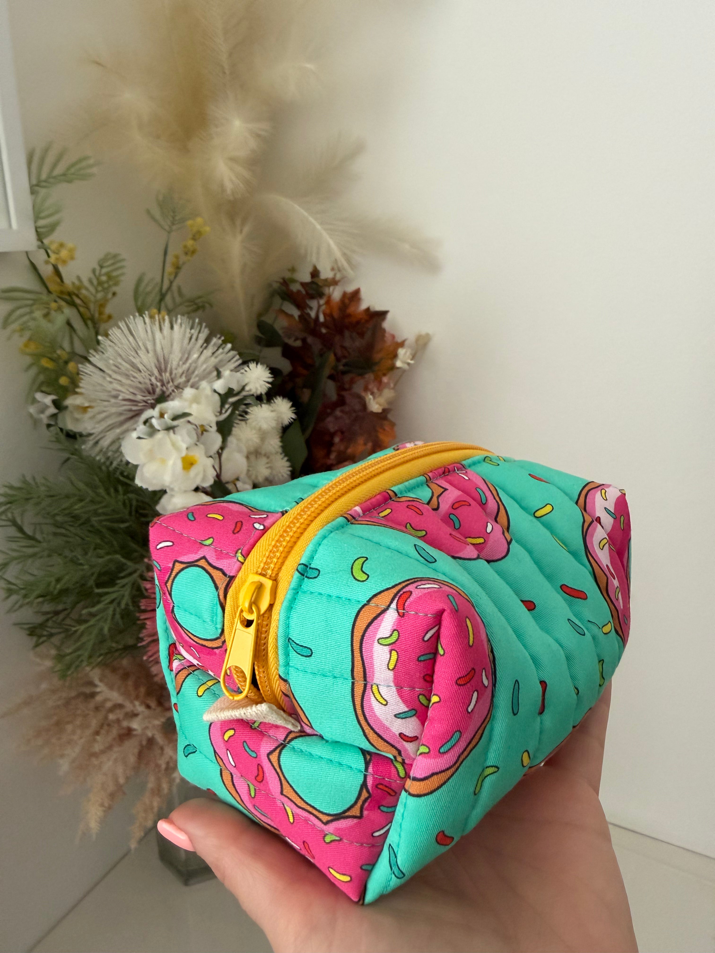 Boxy Zipper Pouch - Strawberry Donut