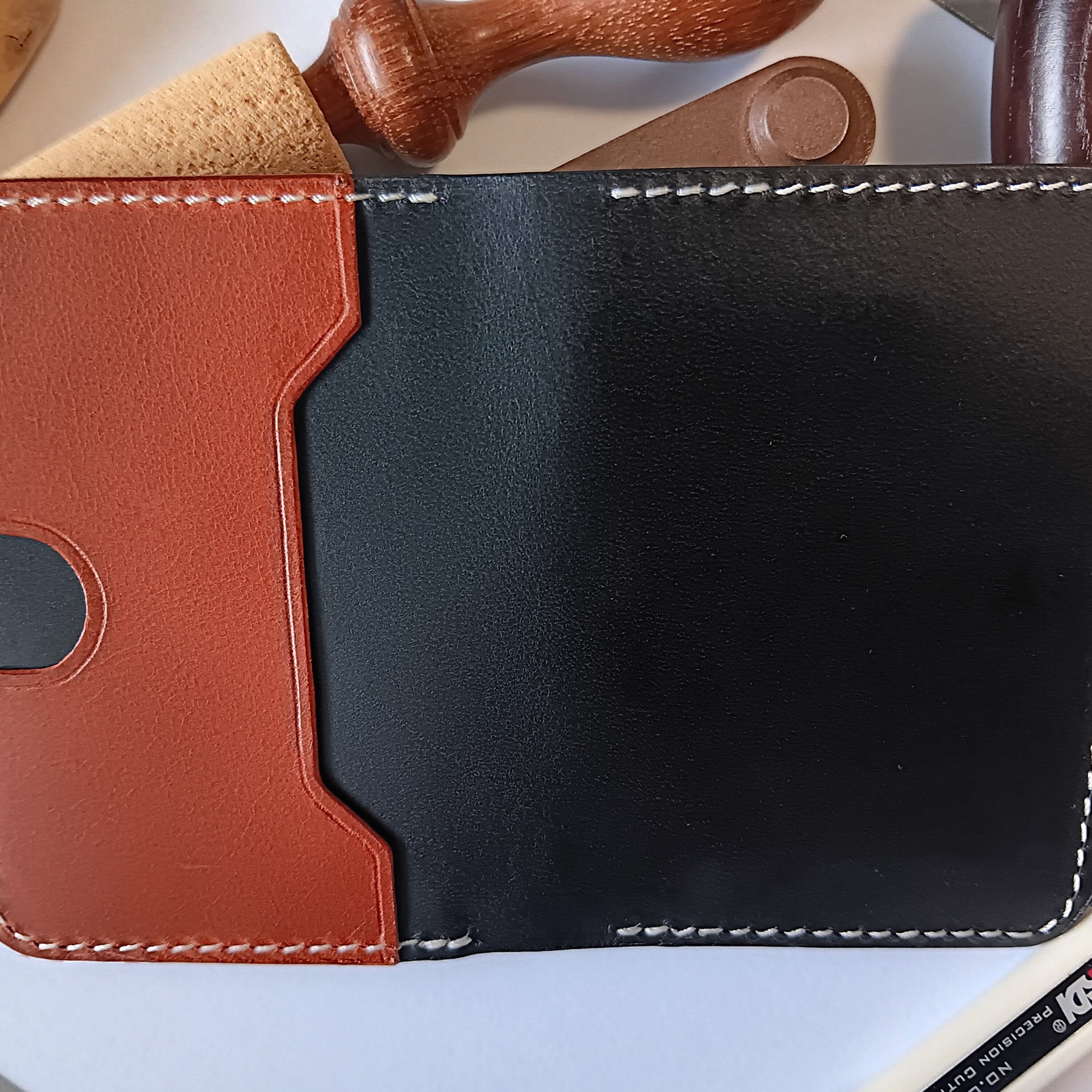 Vertical Bifold Wallet - White Stitching