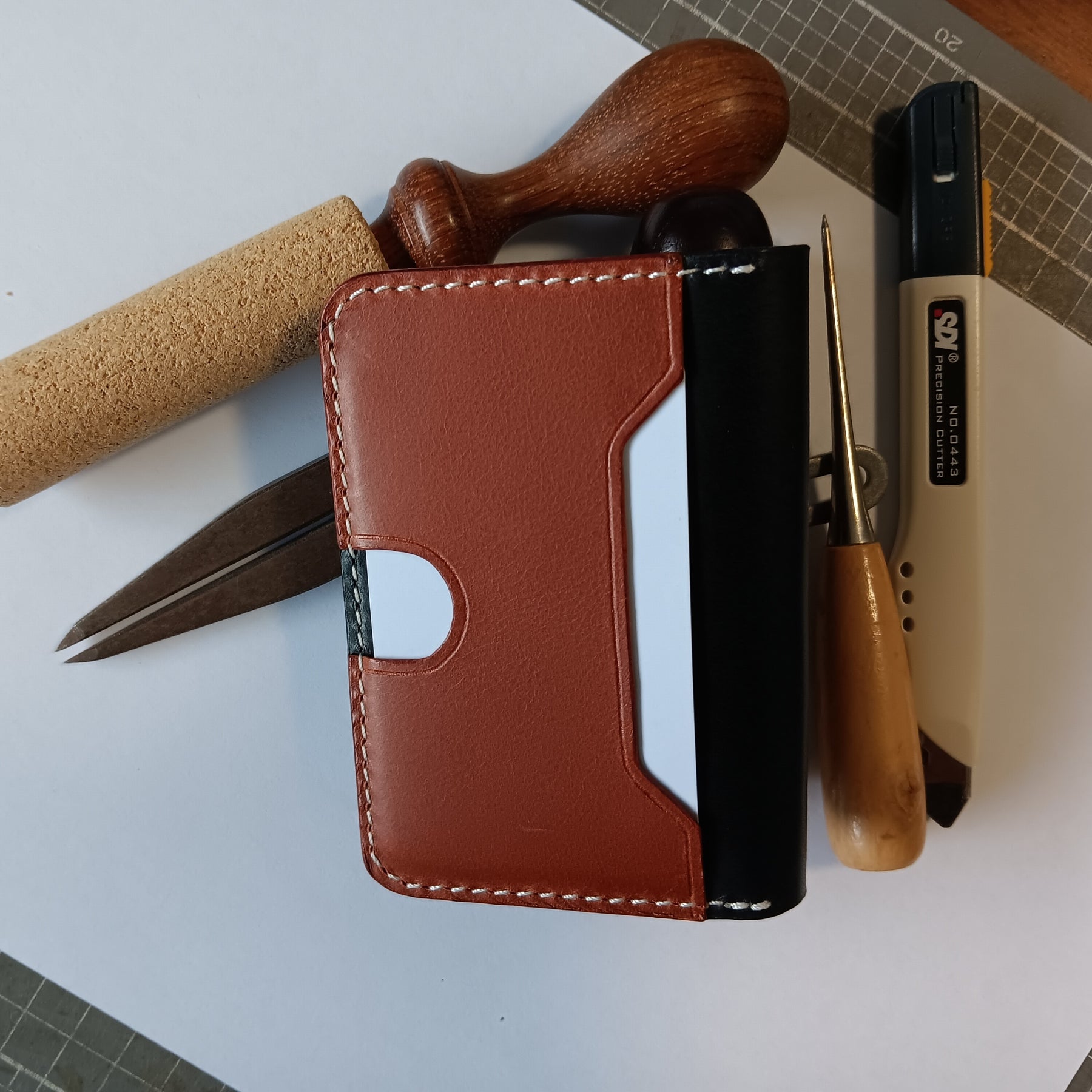 Vertical Bifold Wallet - White Stitching