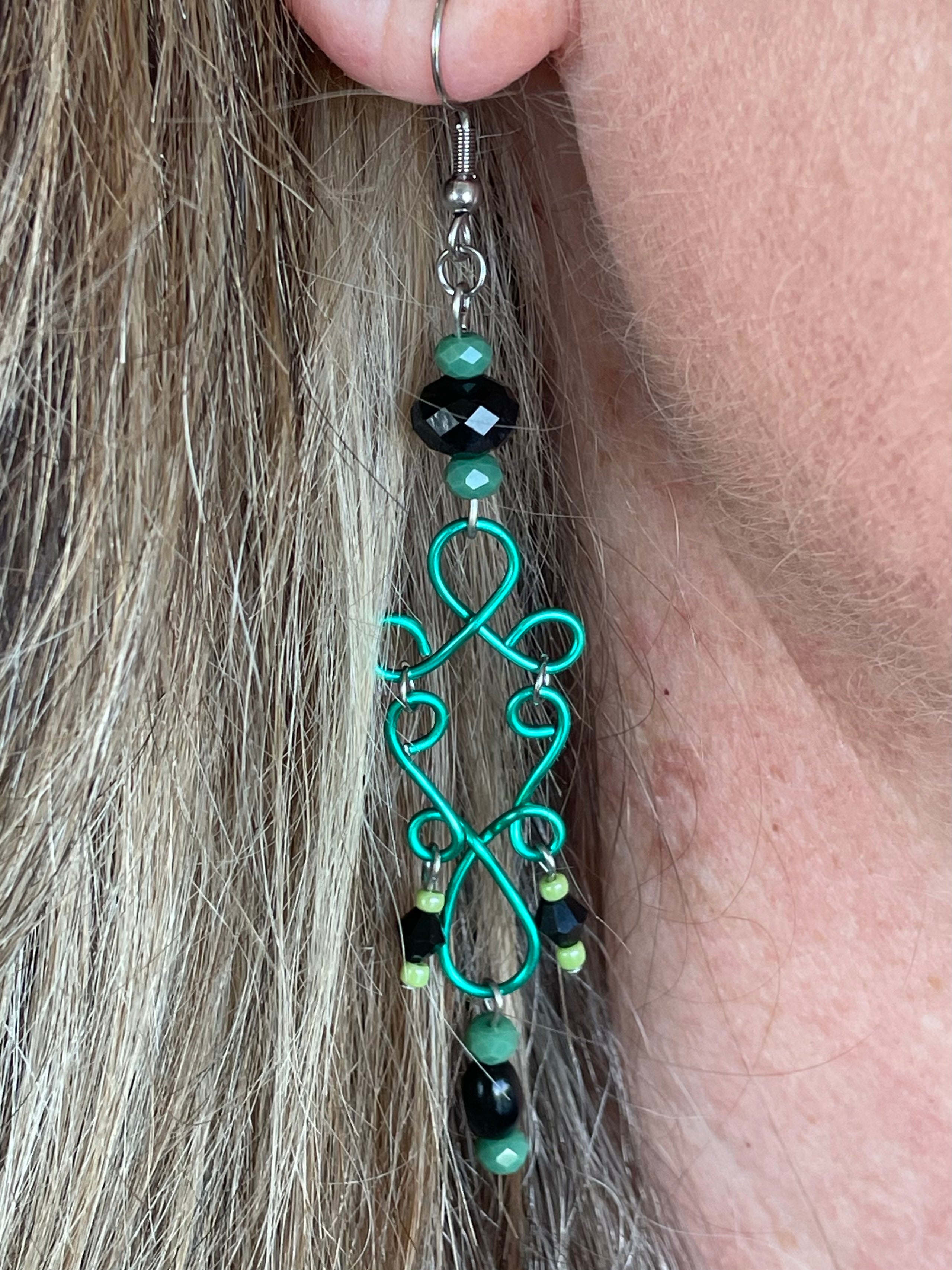 B’s Classic Black Dangling Wired Earrings with Agate and Crystals