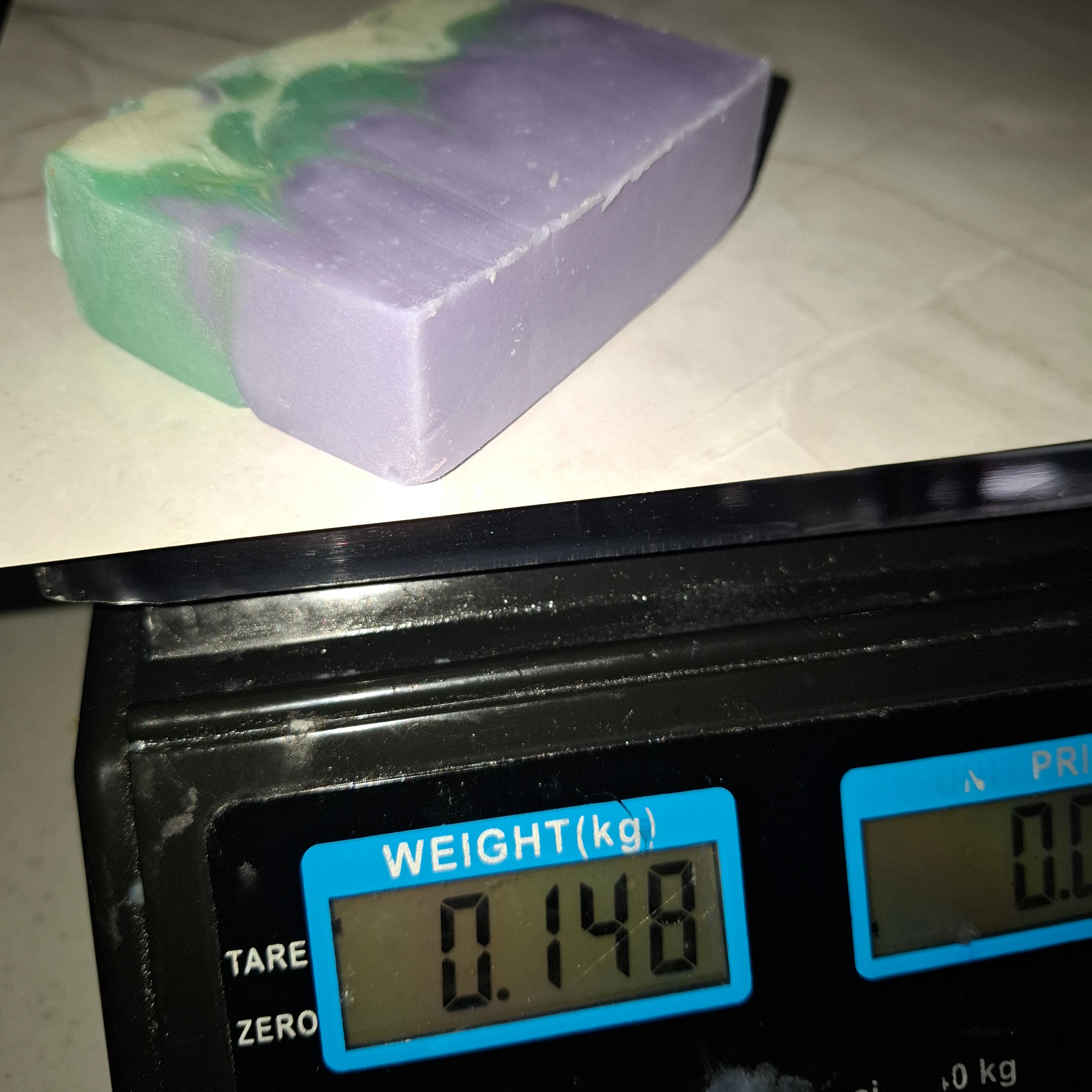 Handmade Soapbar - LAVENDER (Floral Scent.  Lavender Essential Oil)