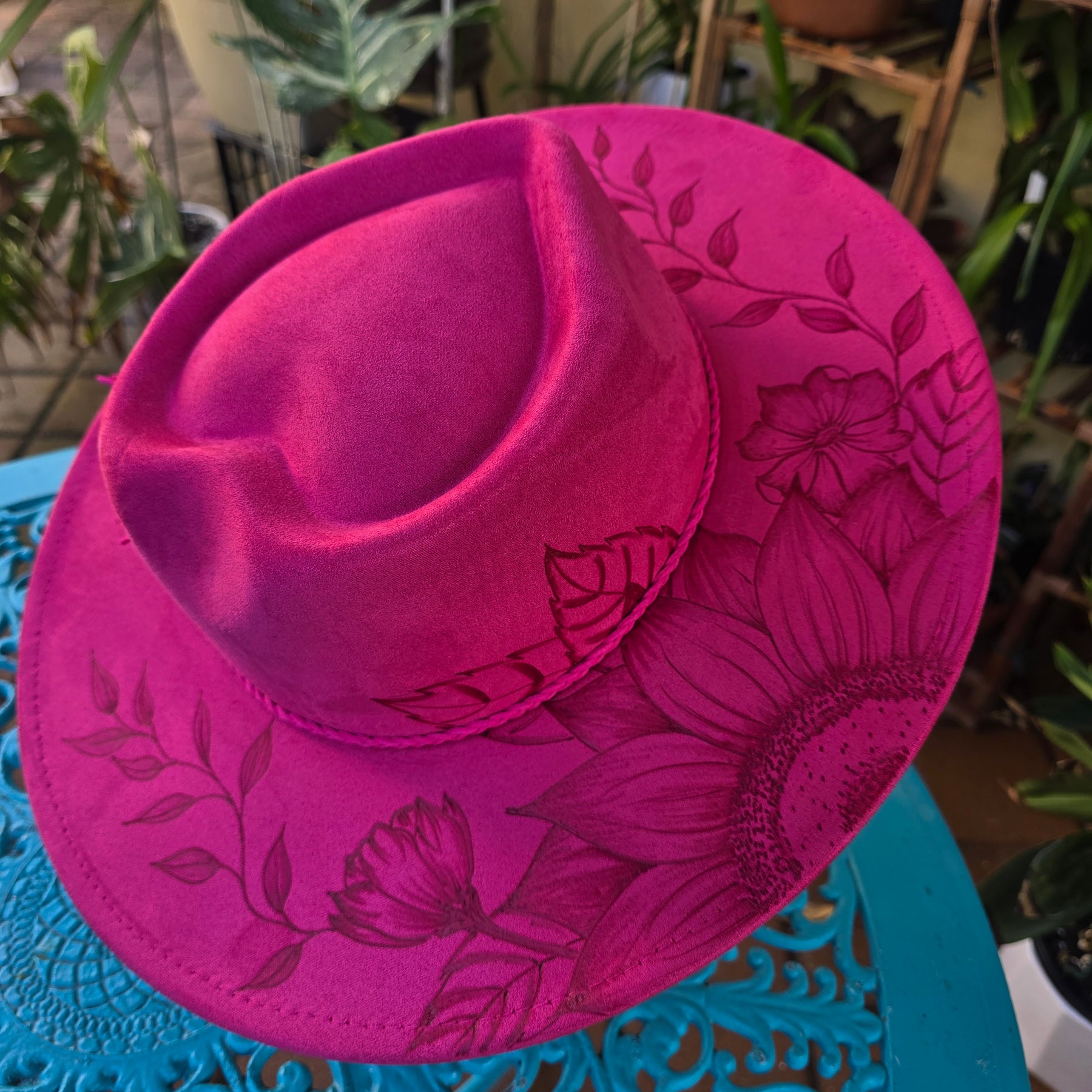 Hand burnt pyrographg hat - Heart shaped crown with sunflower ❤️🌸