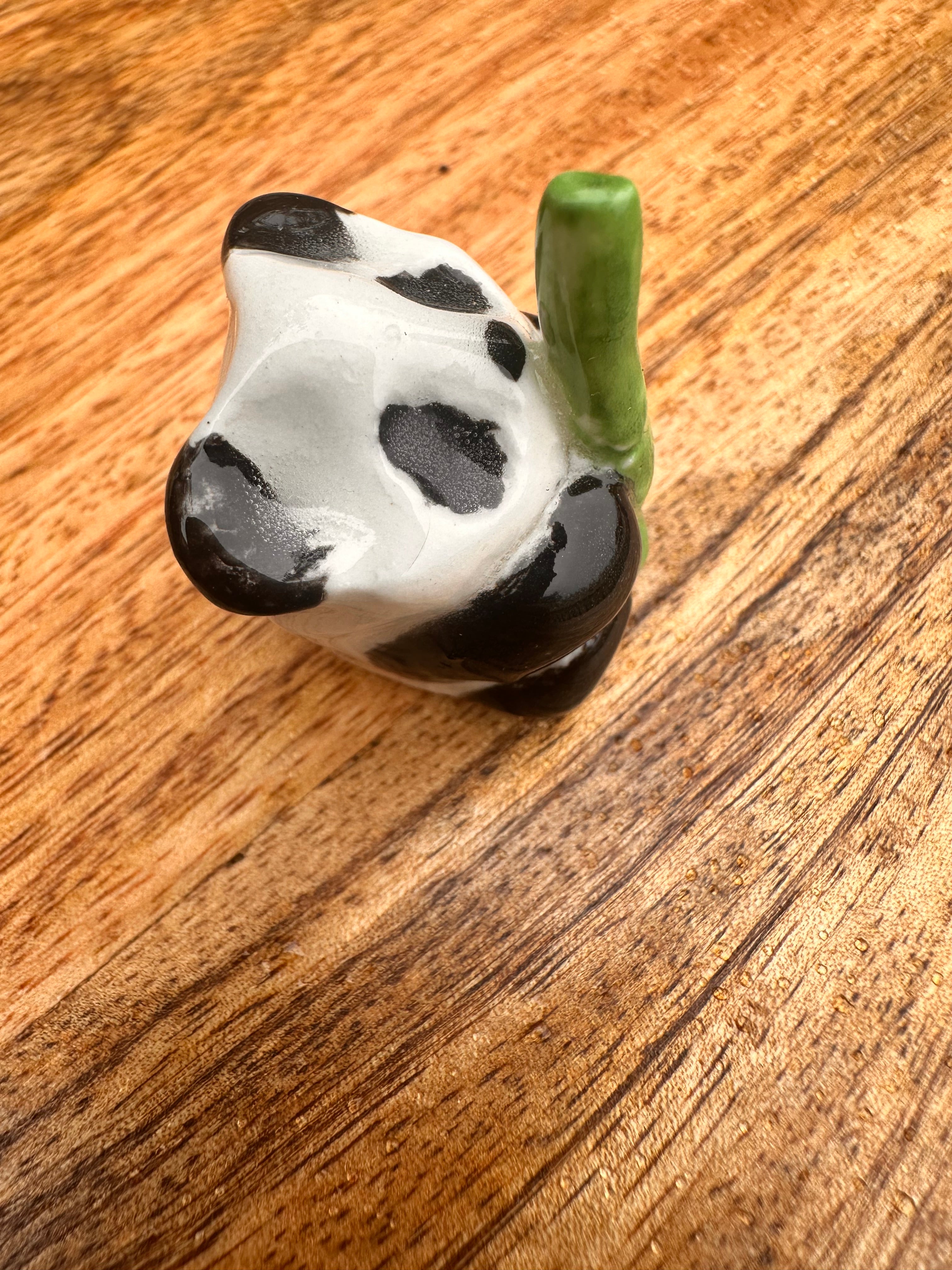 Ceramic Panda - Pocket animal collectable - Zen