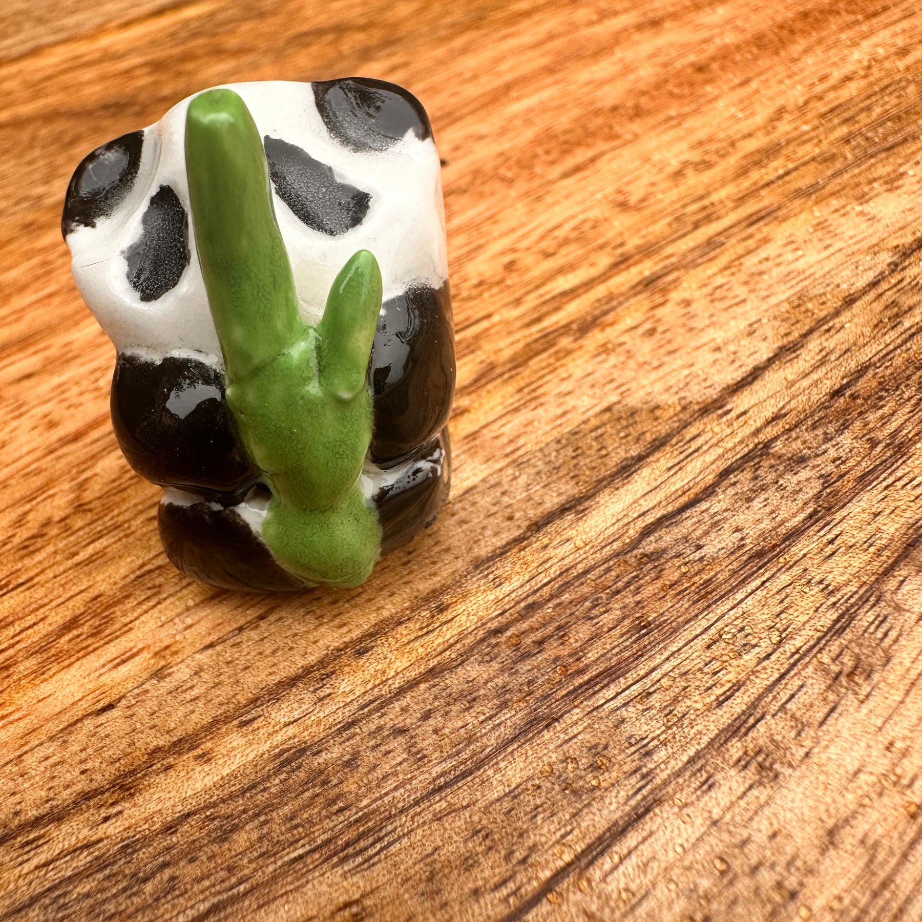 Ceramic Panda - Pocket animal collectable - Zen