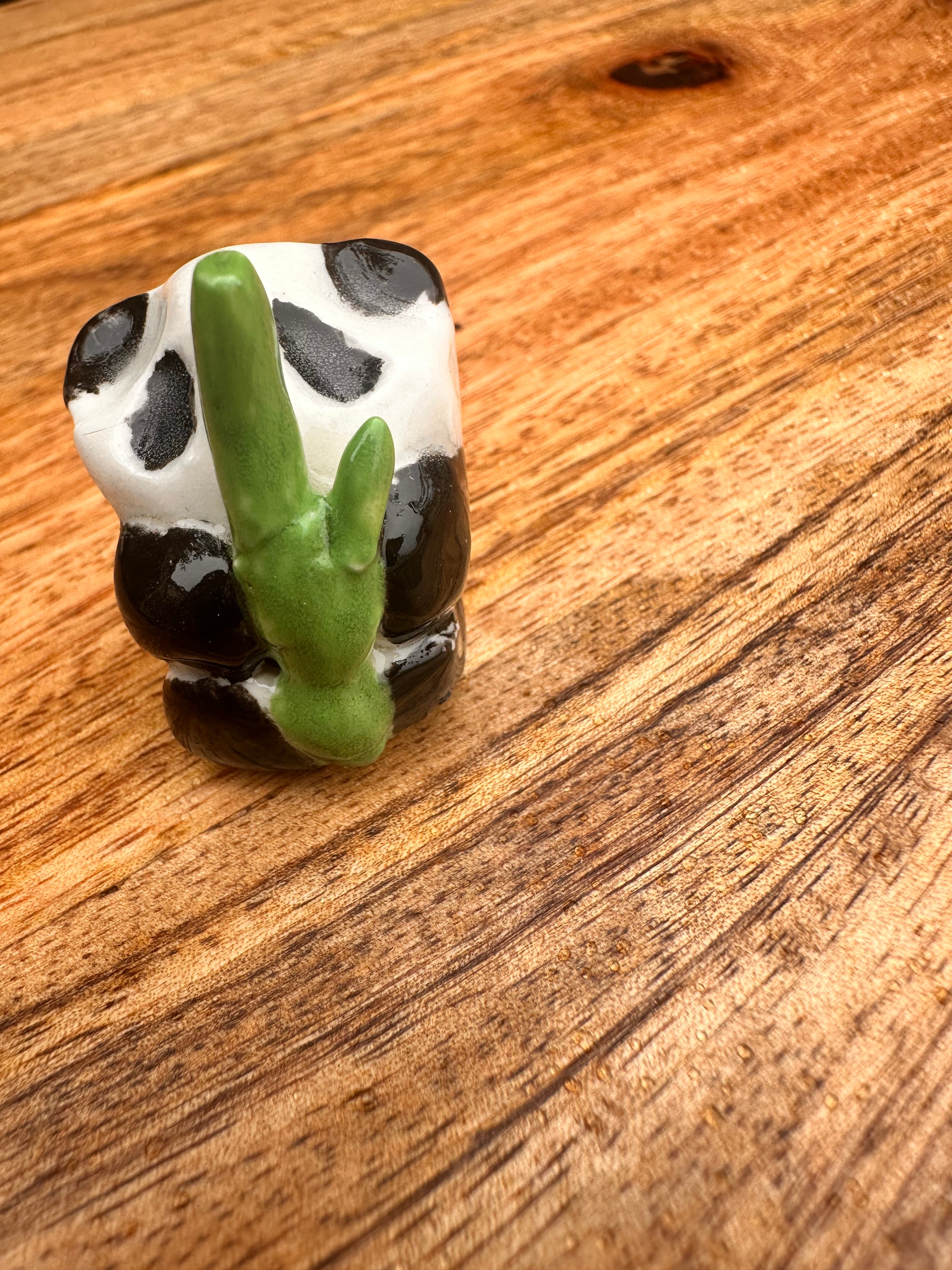 Ceramic Panda - Pocket animal collectable - Zen