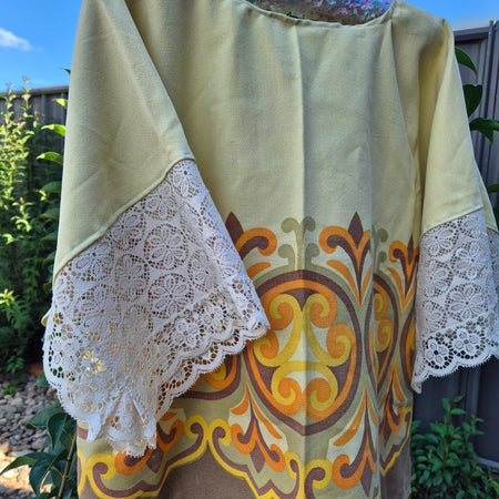 Upcycled Vintage Tablecloth top. Cropped style with lace