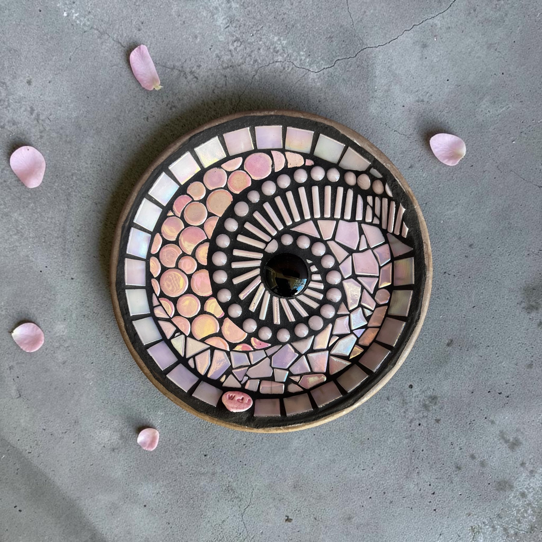 Mosaic Bee Bath. Pink Fern.