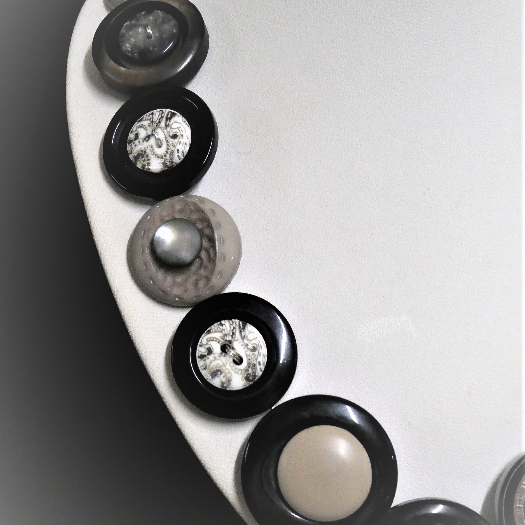 Button necklace and earrings - Hot Chocolate
