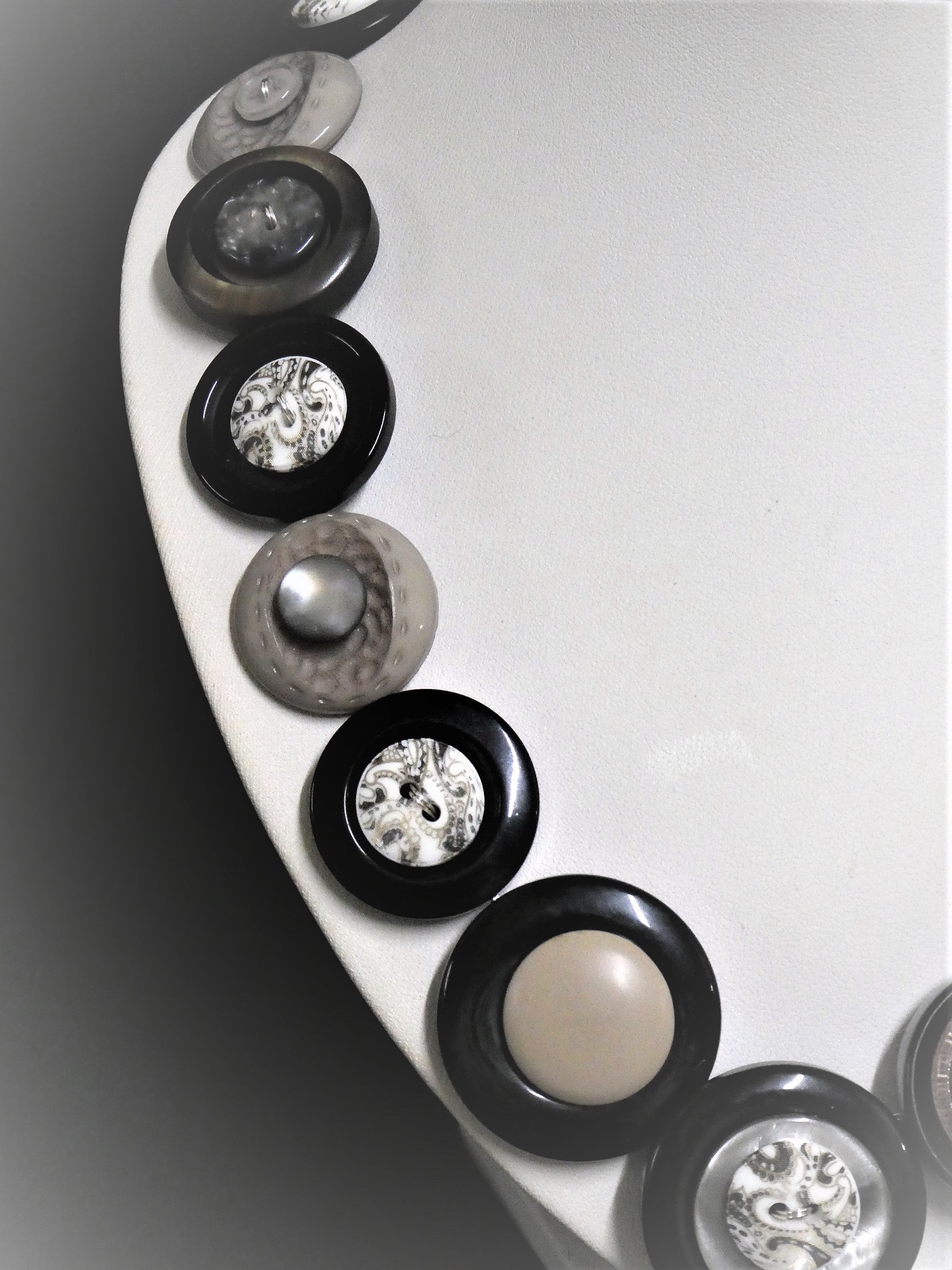 Button necklace and earrings - Hot Chocolate