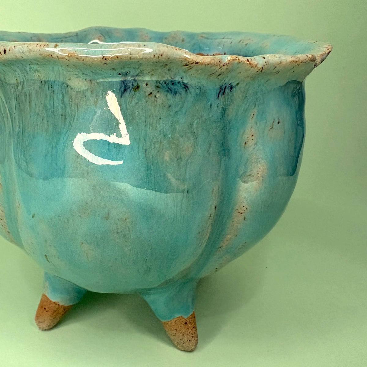 Ceramic cauldron orchid pot