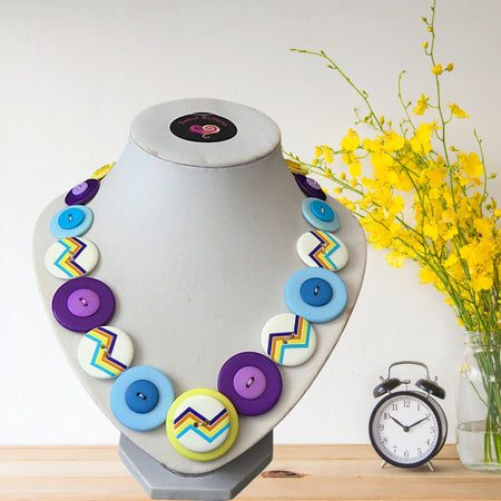 Colourful Button necklace - Zig Zags