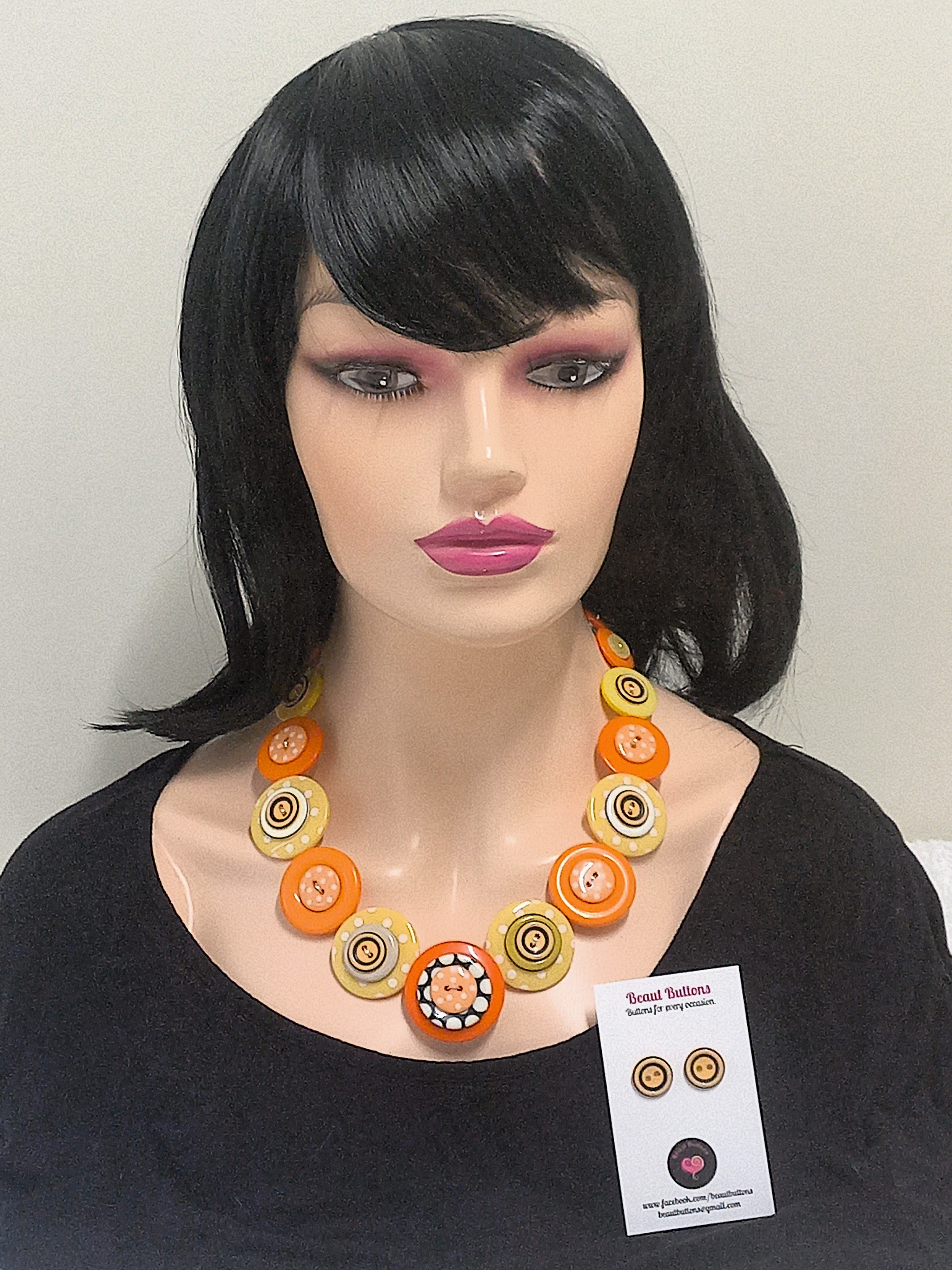 Button necklace and stud earrings - Orange Spots