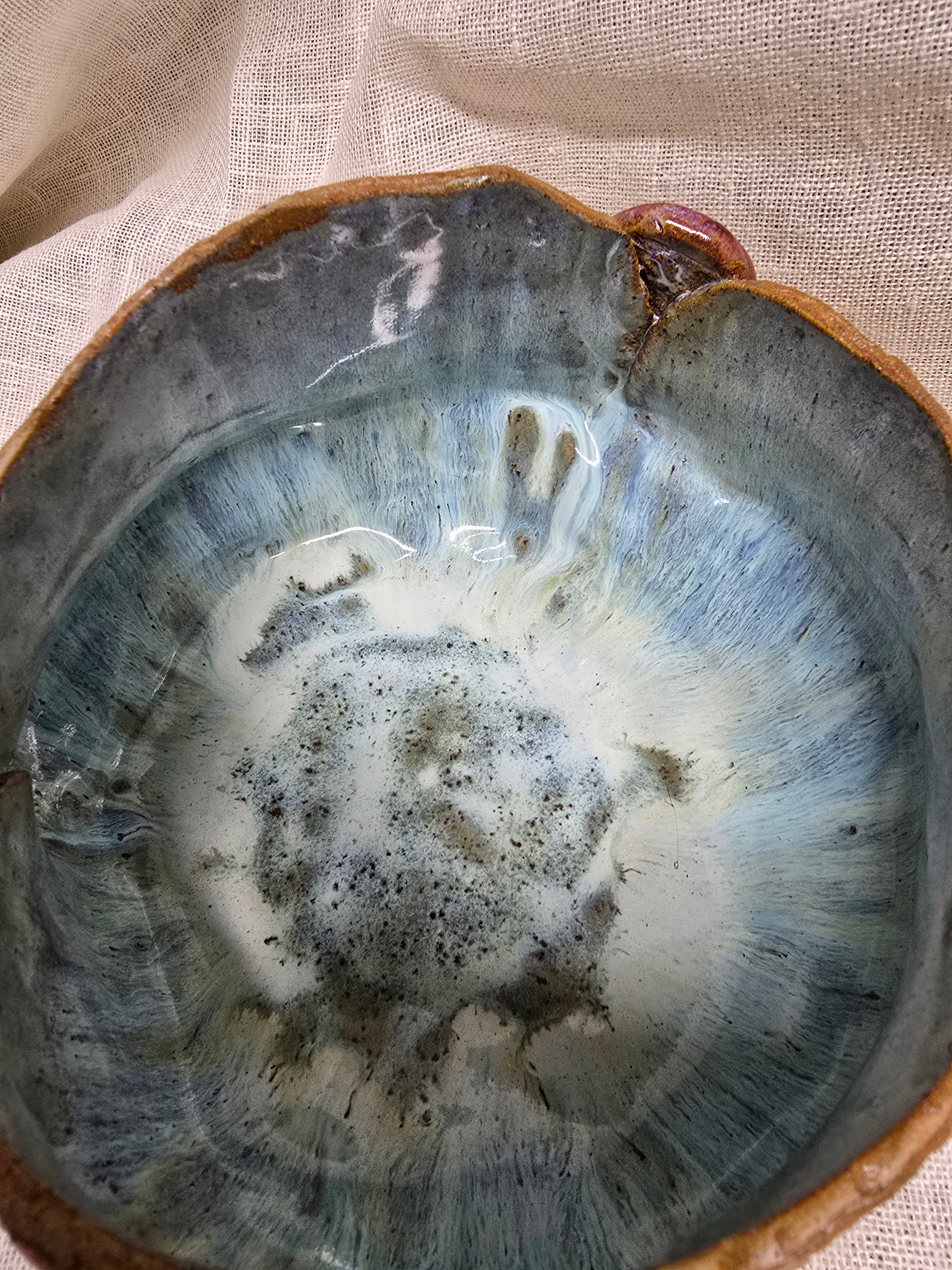 Rockpool series. Large textured bowl